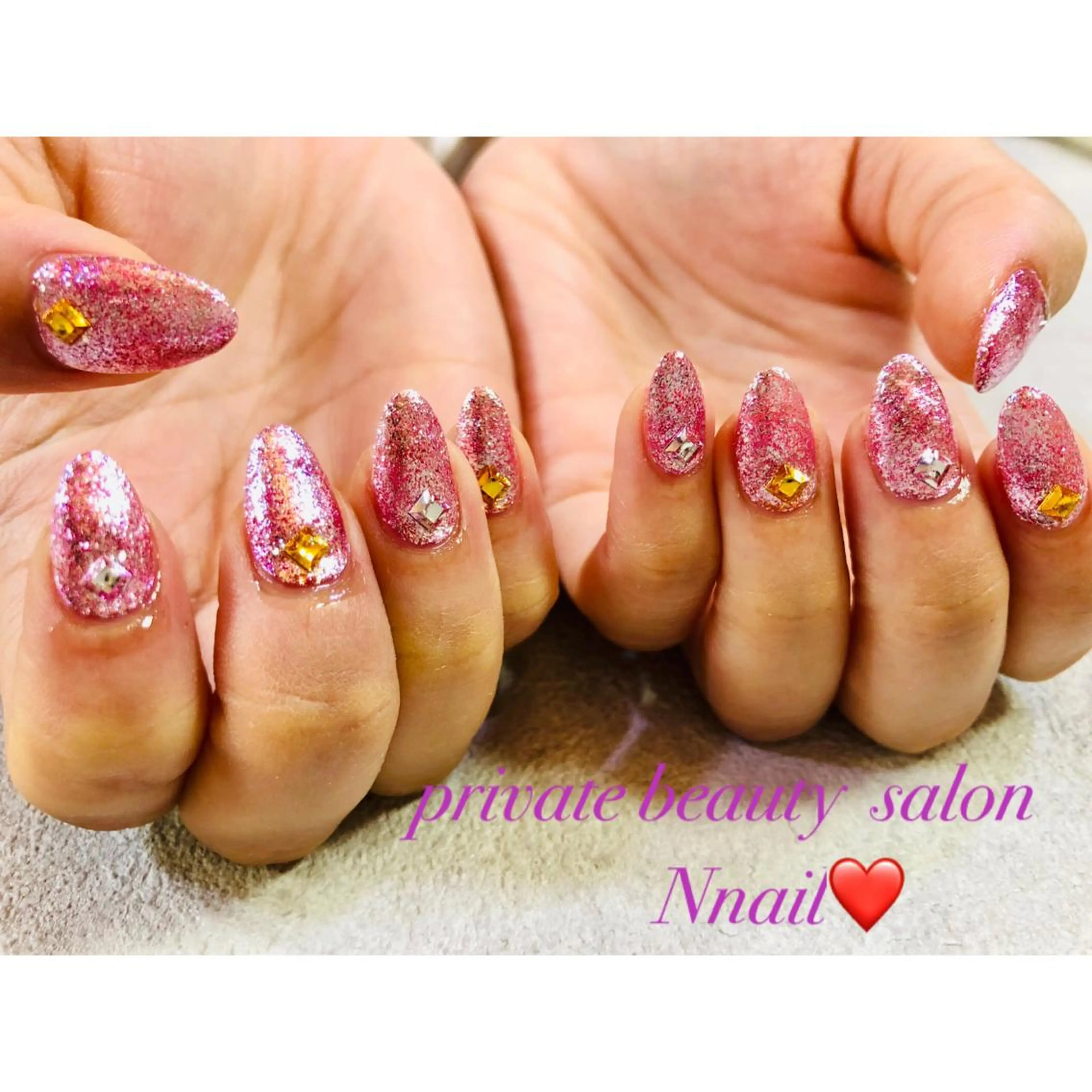 ネイル ラメ(グリッター) ピンク ハンドネイル 🌿Nnail🌿 プライベートサロンのネイルデザイン