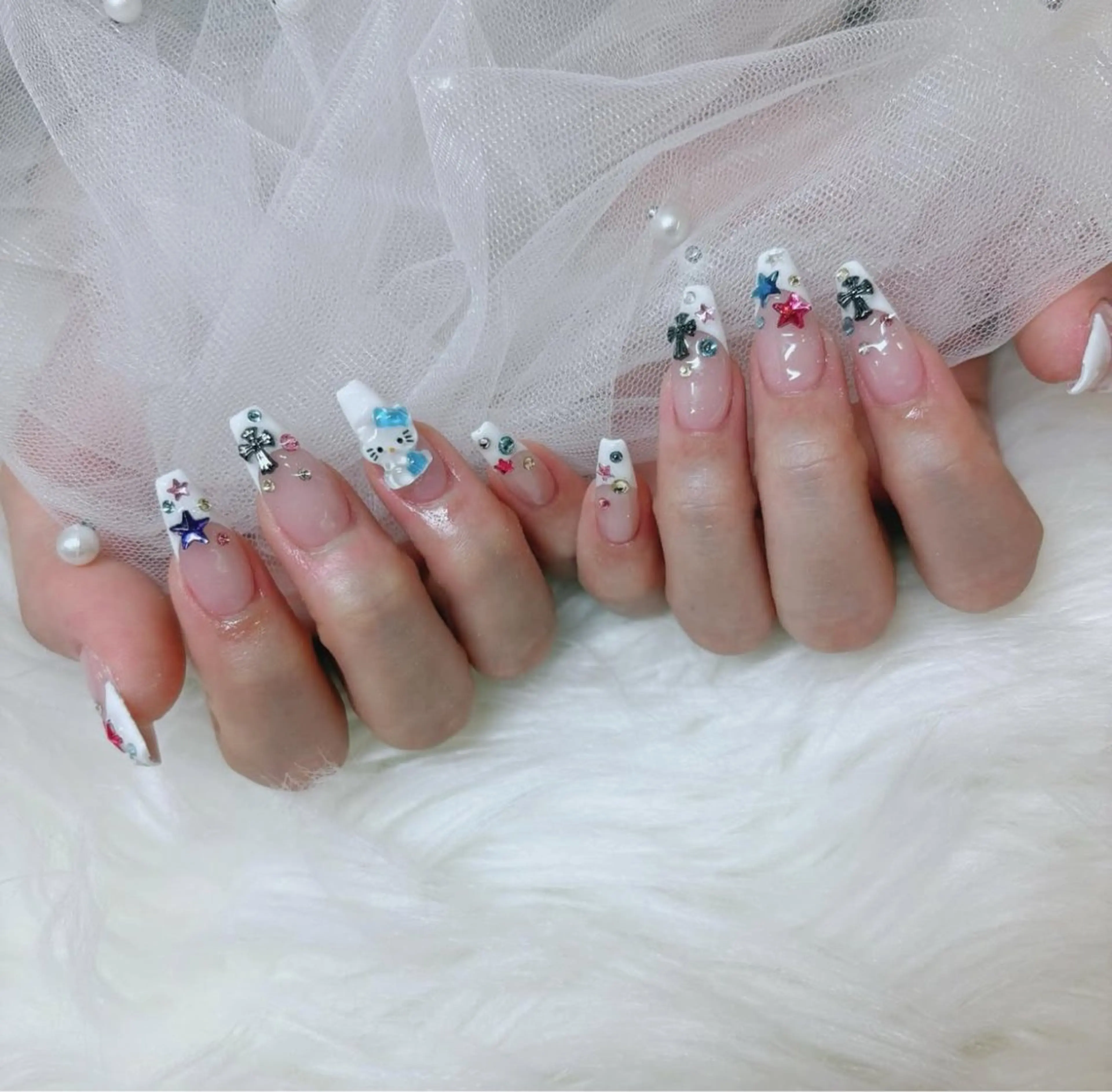ネイル アートネイル フラワーネイル フレンチネイル ジェルネイル グラデーション ハンドネイル Ryunail所属・Ryu Nail NekoChanのネイルデザイン