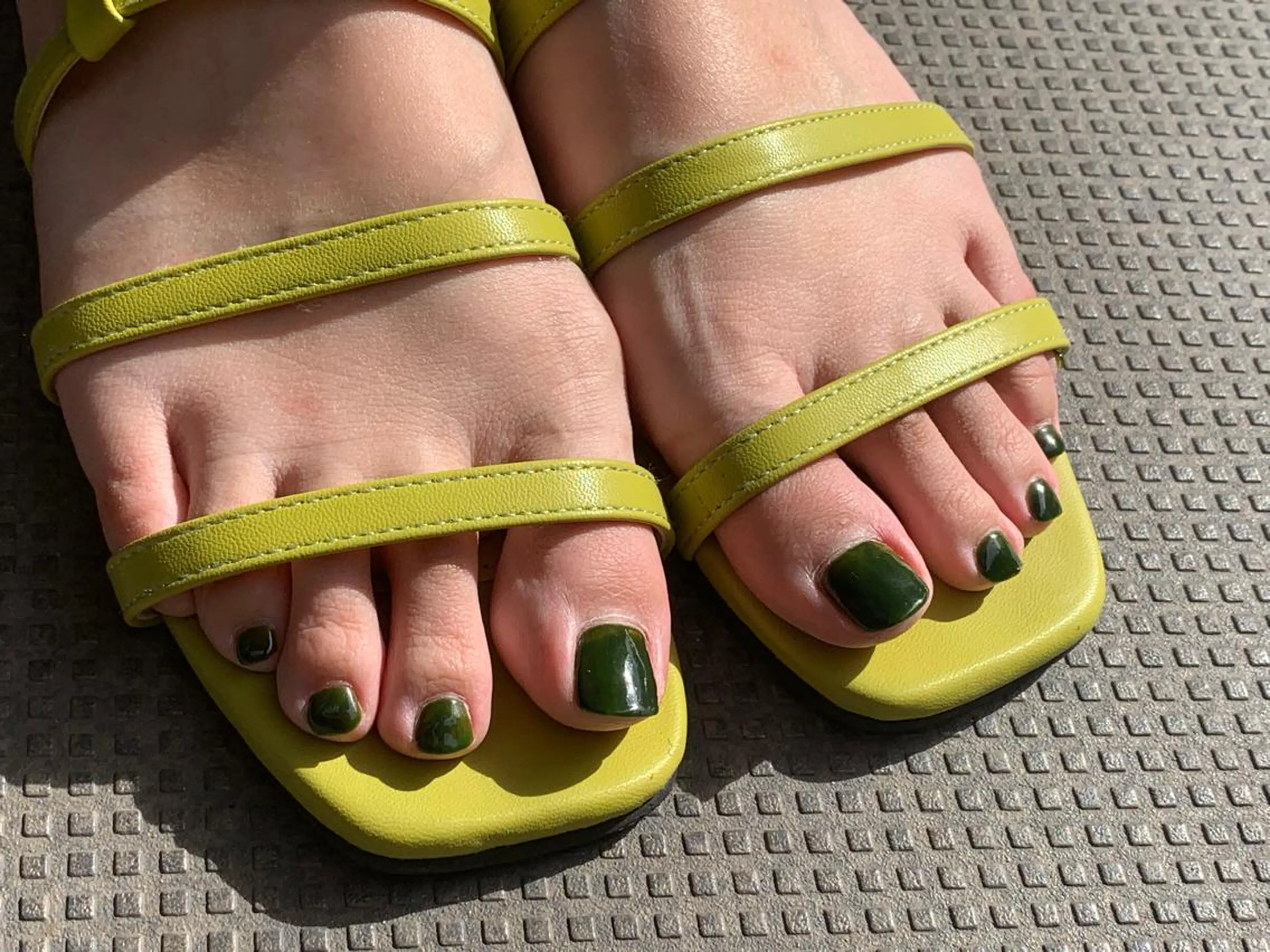 ネイル フットネイル ワンカラーネイル マキノ ユイのネイルデザイン