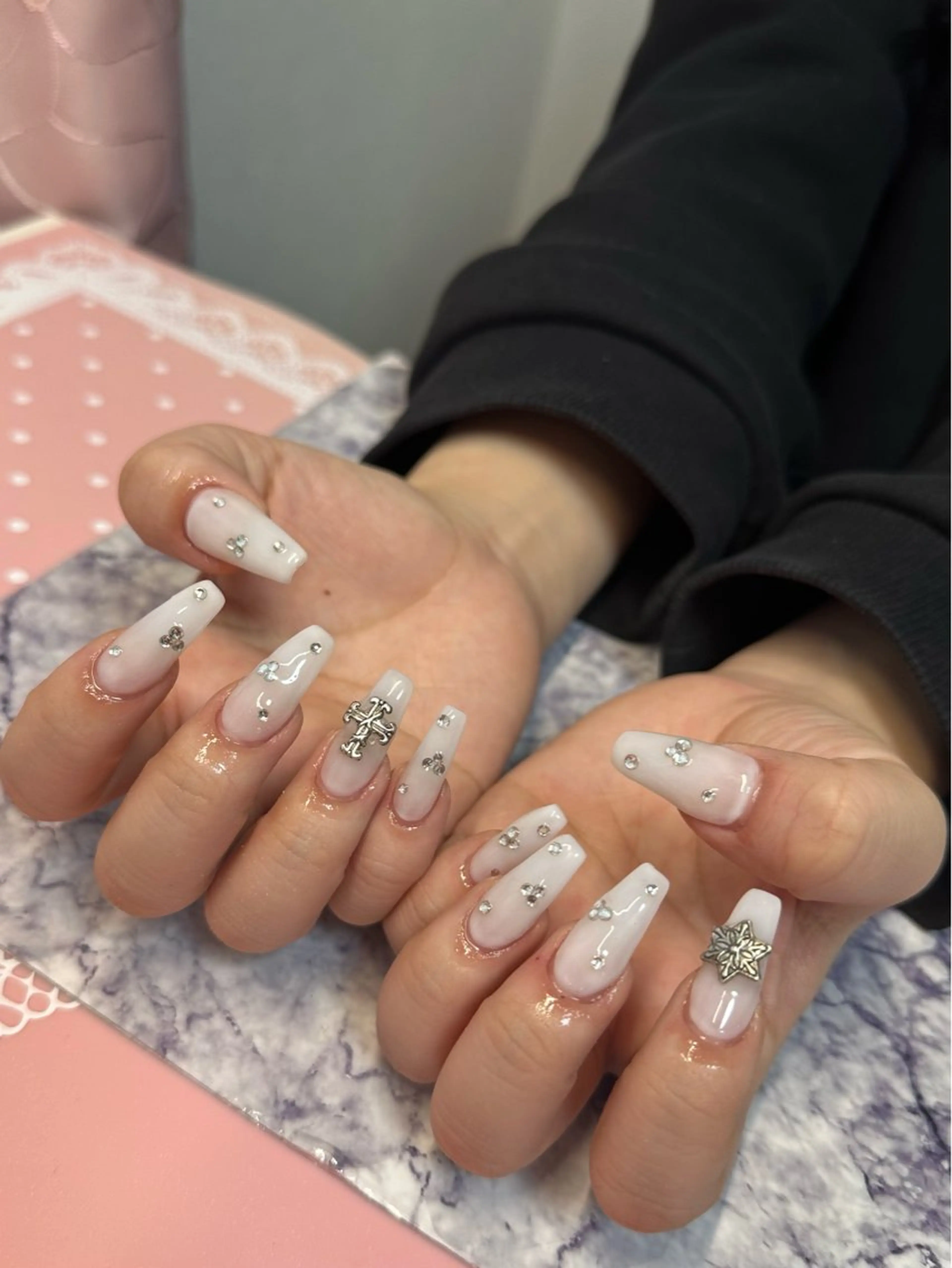 ネイル ハンドネイル Pretzels🥨 【プレッツェル】ミウのネイルデザイン