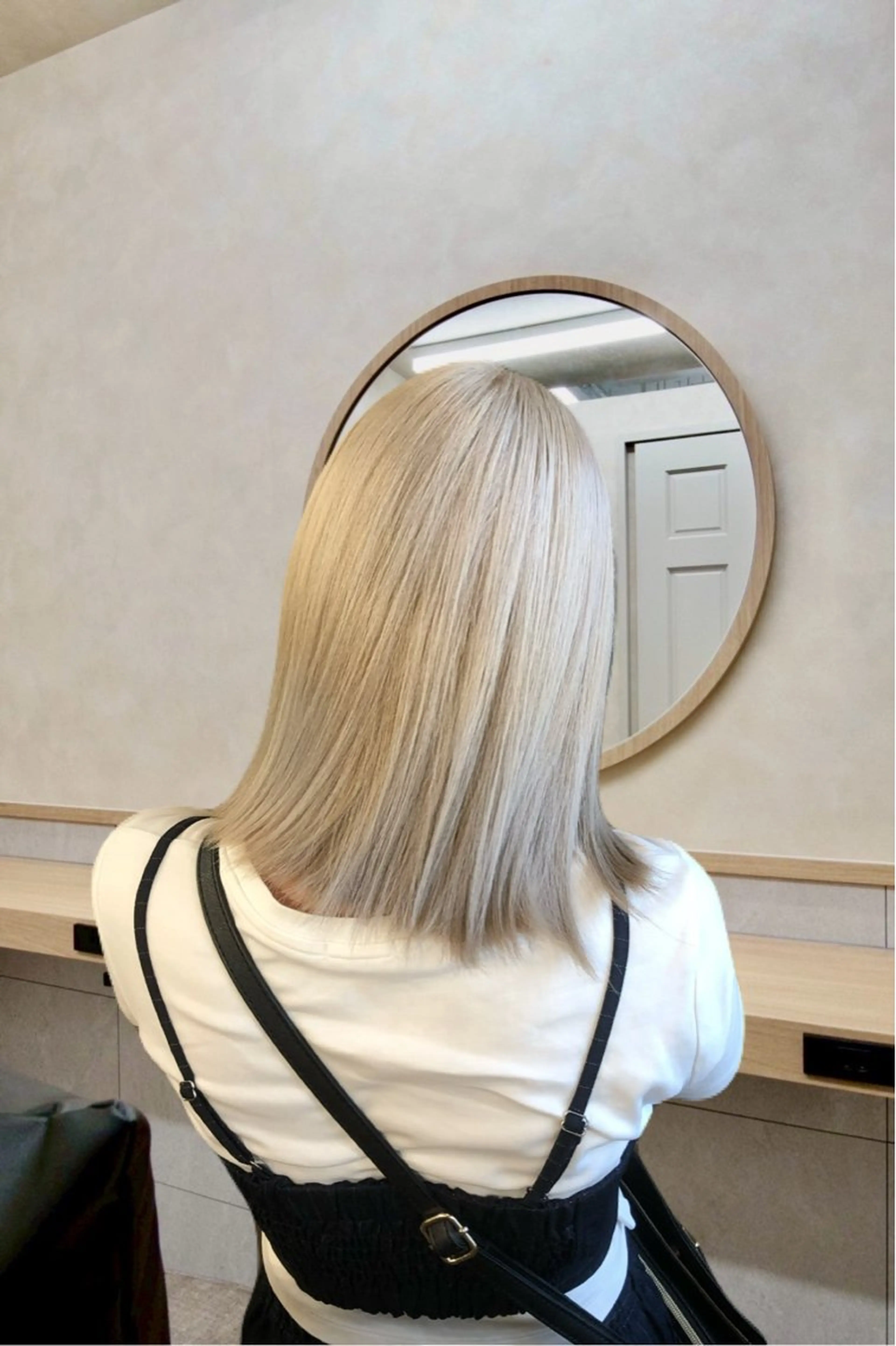 ミディアム カラー グレージュ ハイトーン/似合わせ 🎗️山内のヘアスタイル