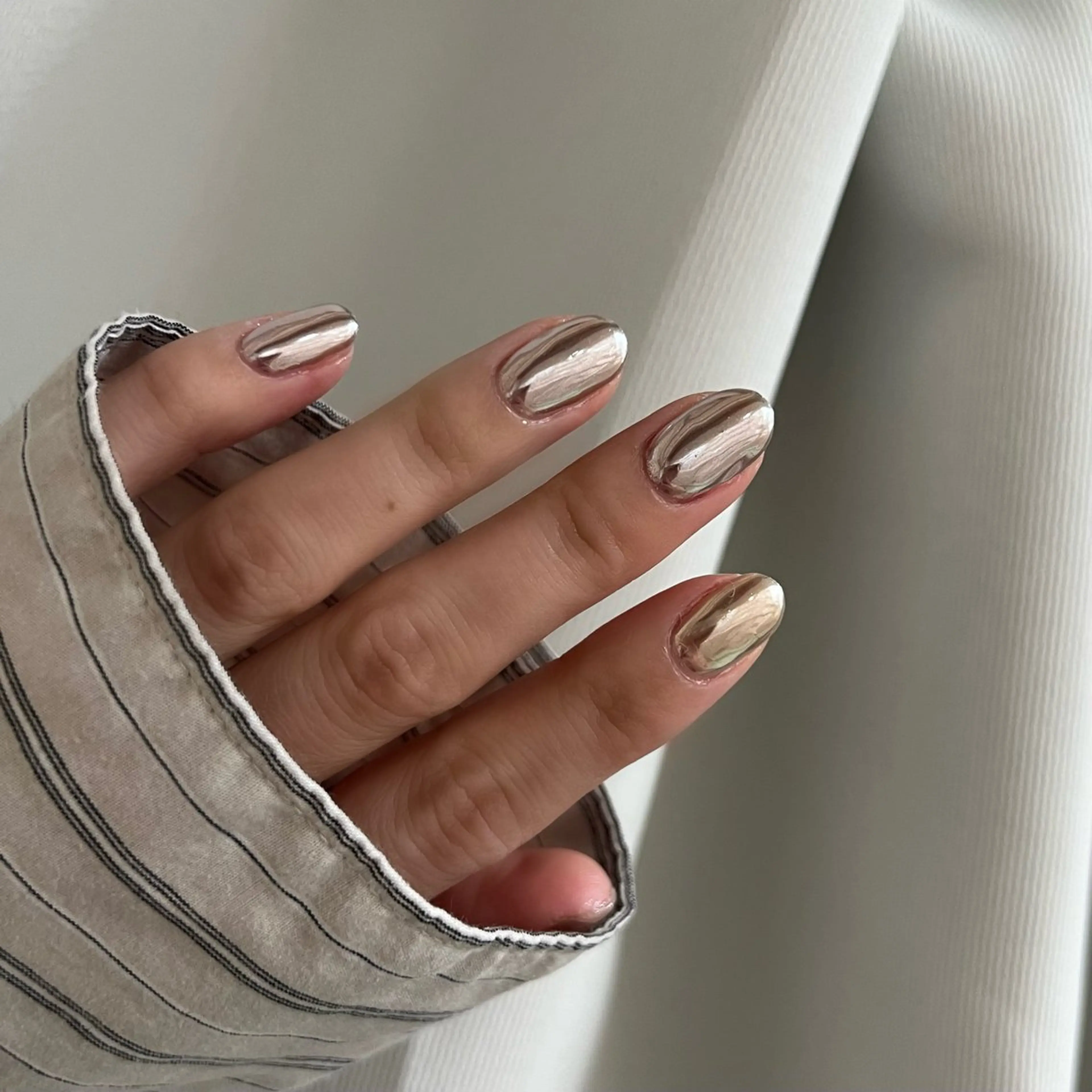 ネイル ミラーネイル Momoka ネイリスト福岡/薬院のネイルデザイン