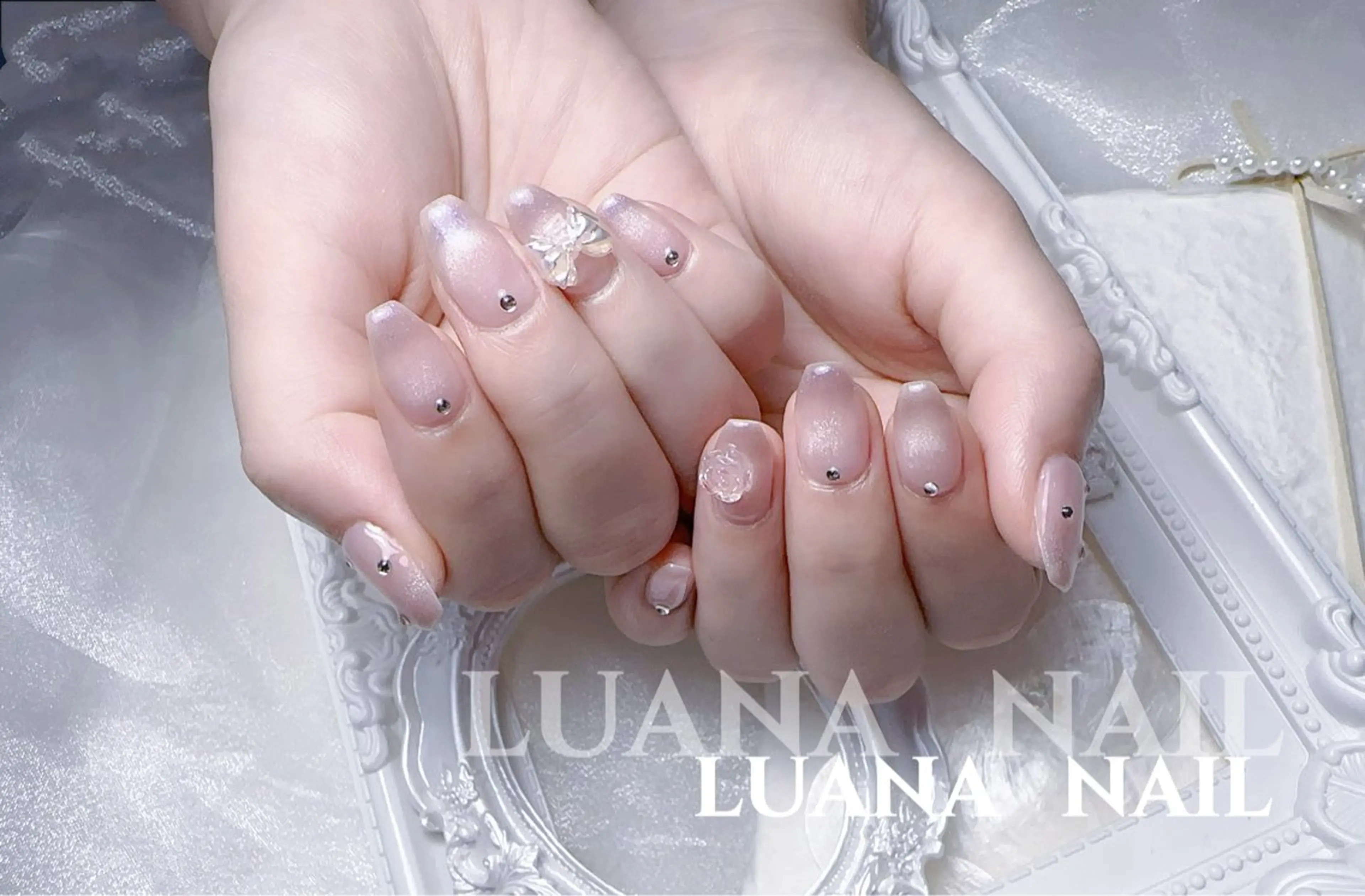 ネイル フラッシュネイル フレンチネイル 韓国ネイル ロングネイル マグネットネイル ハンドネイル ルアナネイル サロンのネイルデザイン