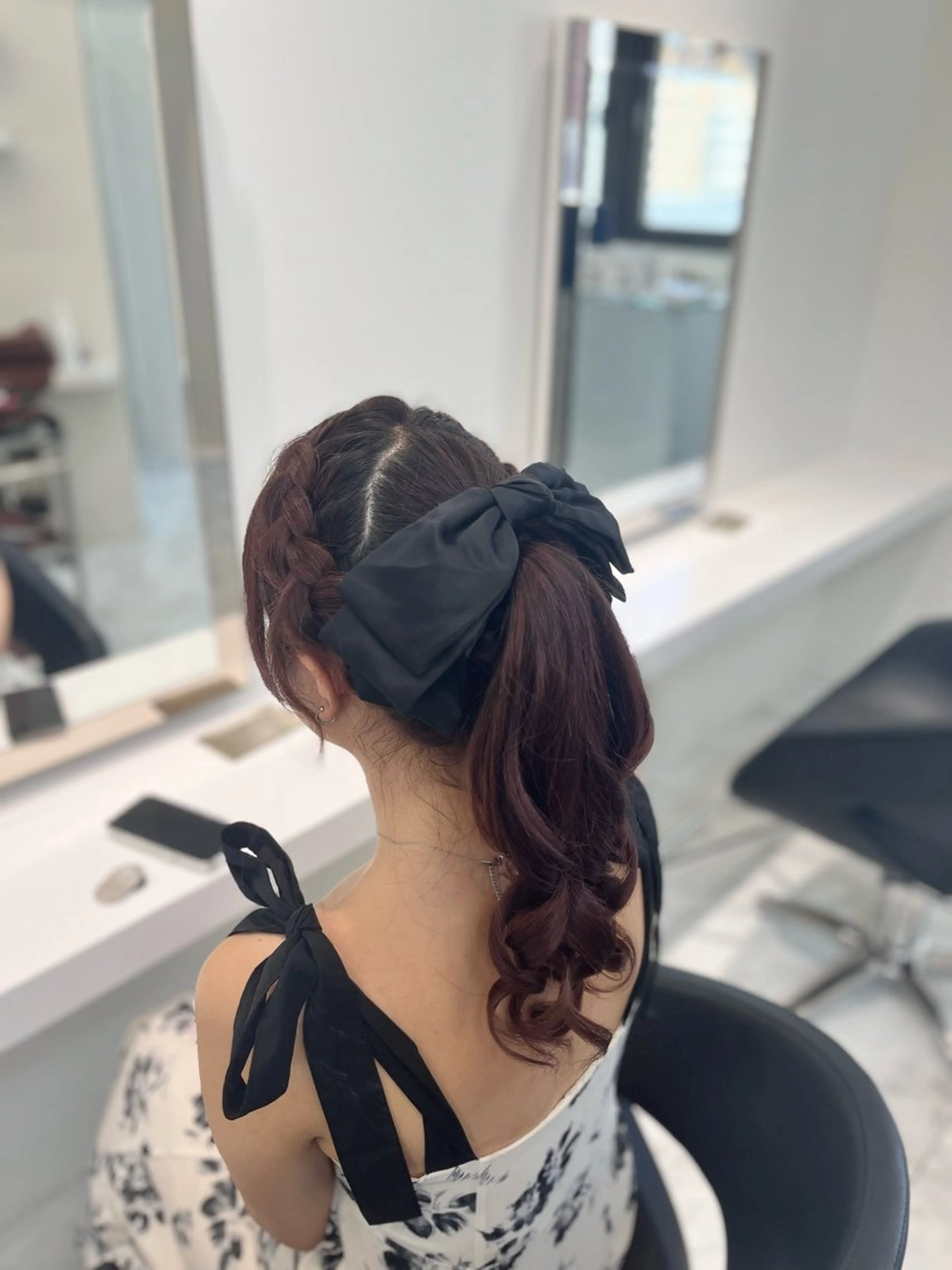 ロング ヘアアレンジ ポニーテール ヘアセット ハイトーンカラー💞 くるみ🎀のヘアスタイル