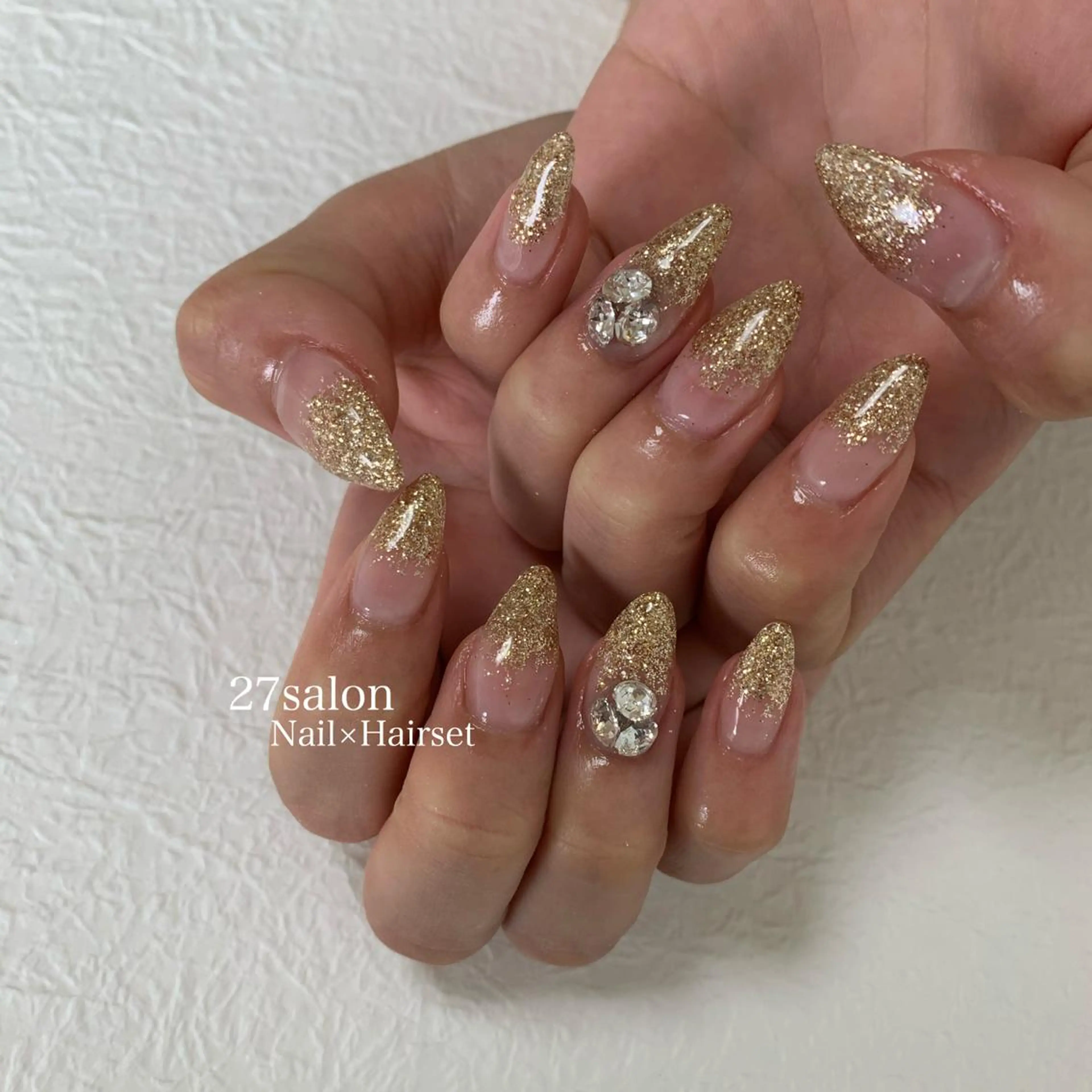 ネイル ジェルネイル ゴールド グラデーション ラメ(グリッター) ラメグラデーション ハンドネイル 27salon yuinaのネイルデザイン