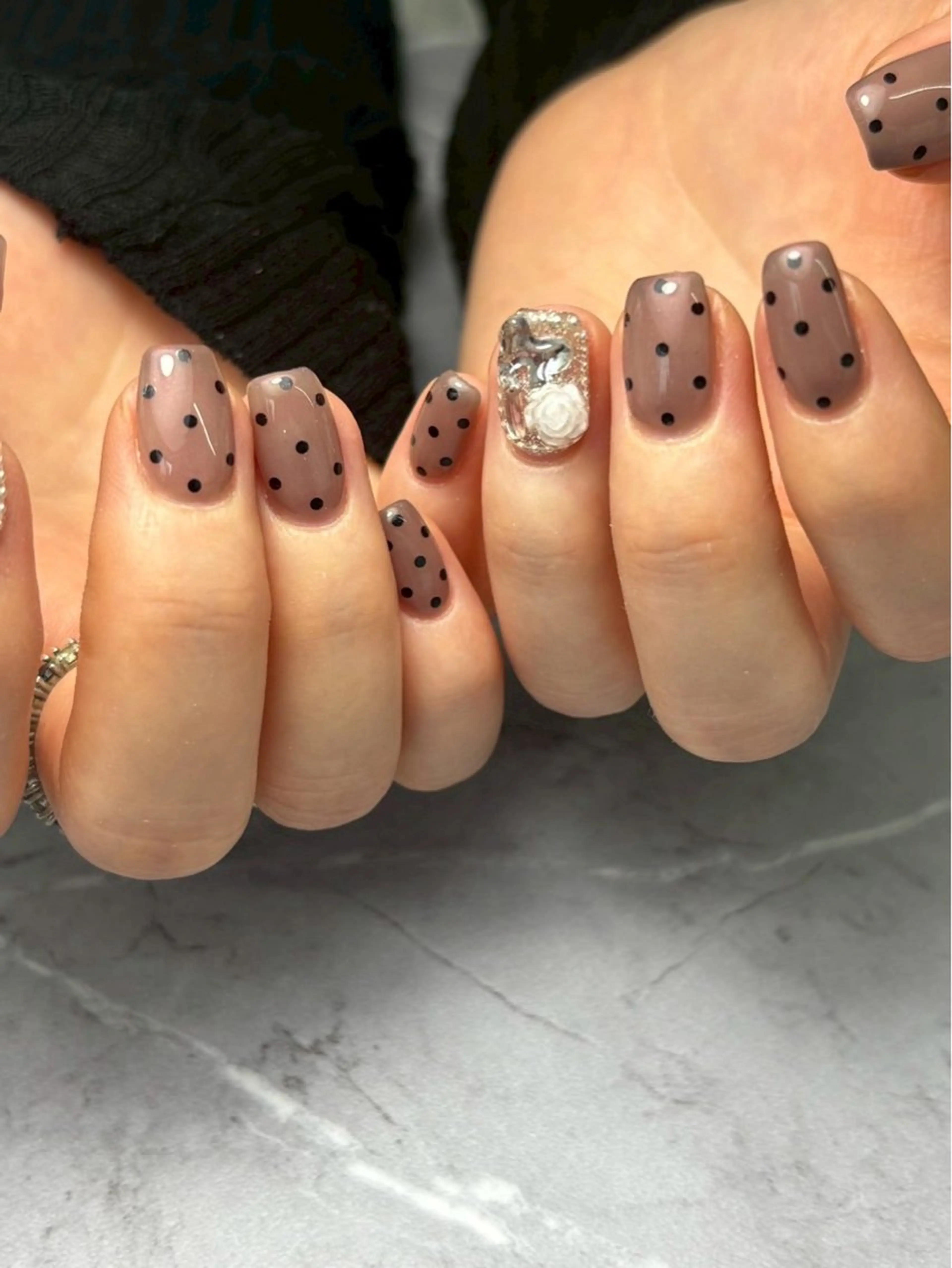 ネイル 【UNE.】 長さだしフィルインのネイルデザイン