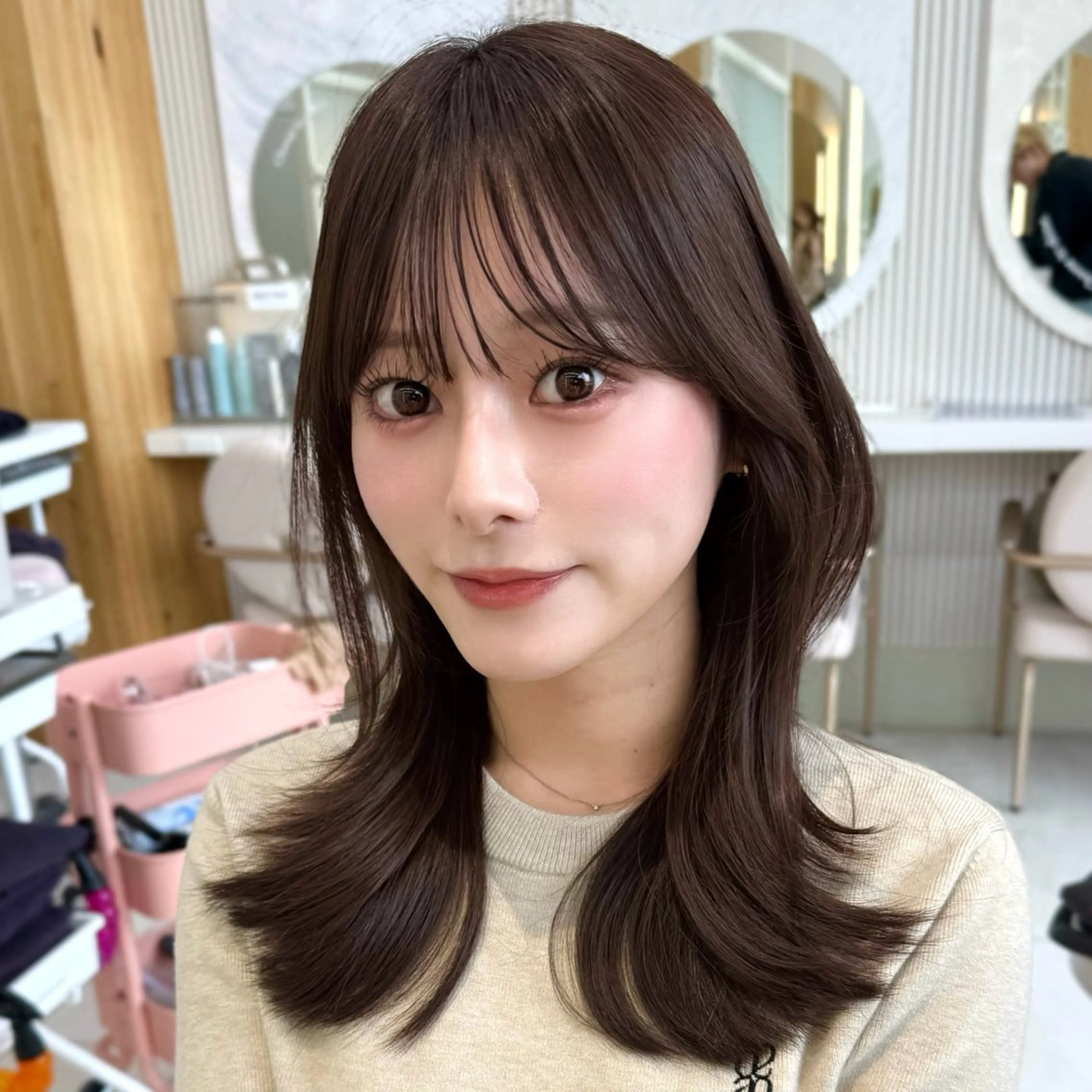 セミロング 似合わせレイヤー/ 透明感カラーのヘアスタイル