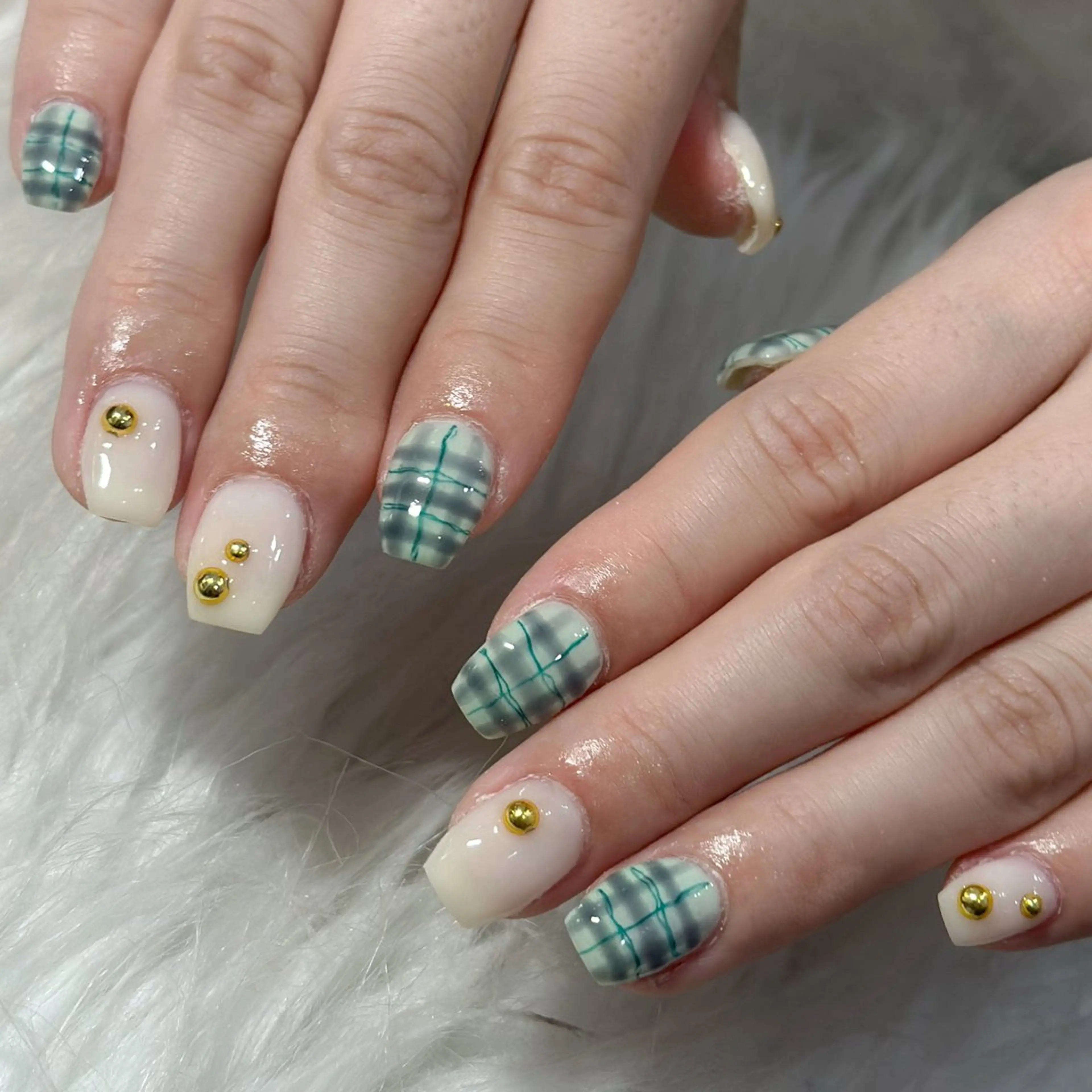 ネイル ハンドネイル フットネイル LAVISH nanamiのネイルデザイン