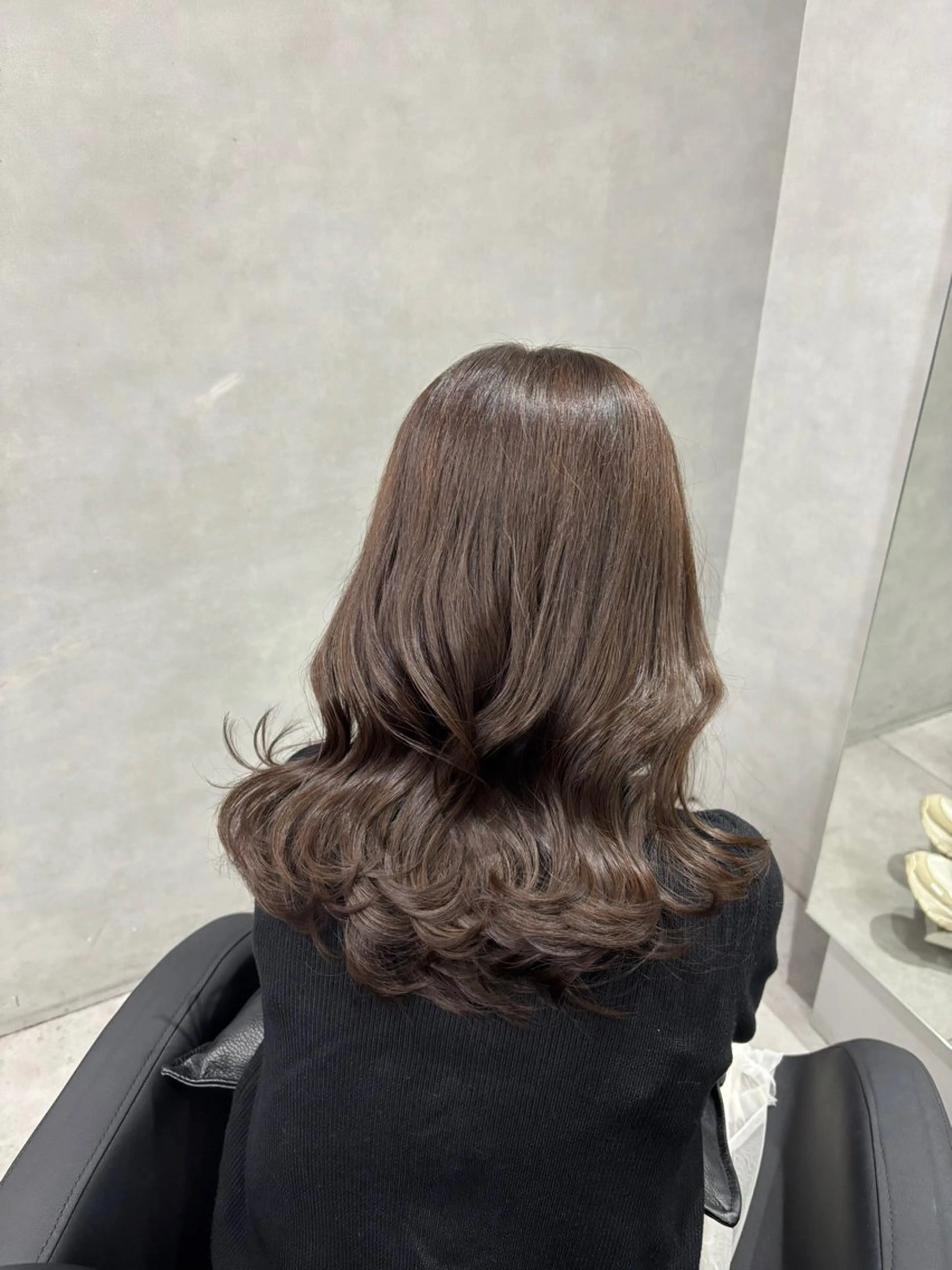 セミロング カット ヘアカラー 濱吉 優希のヘアスタイル