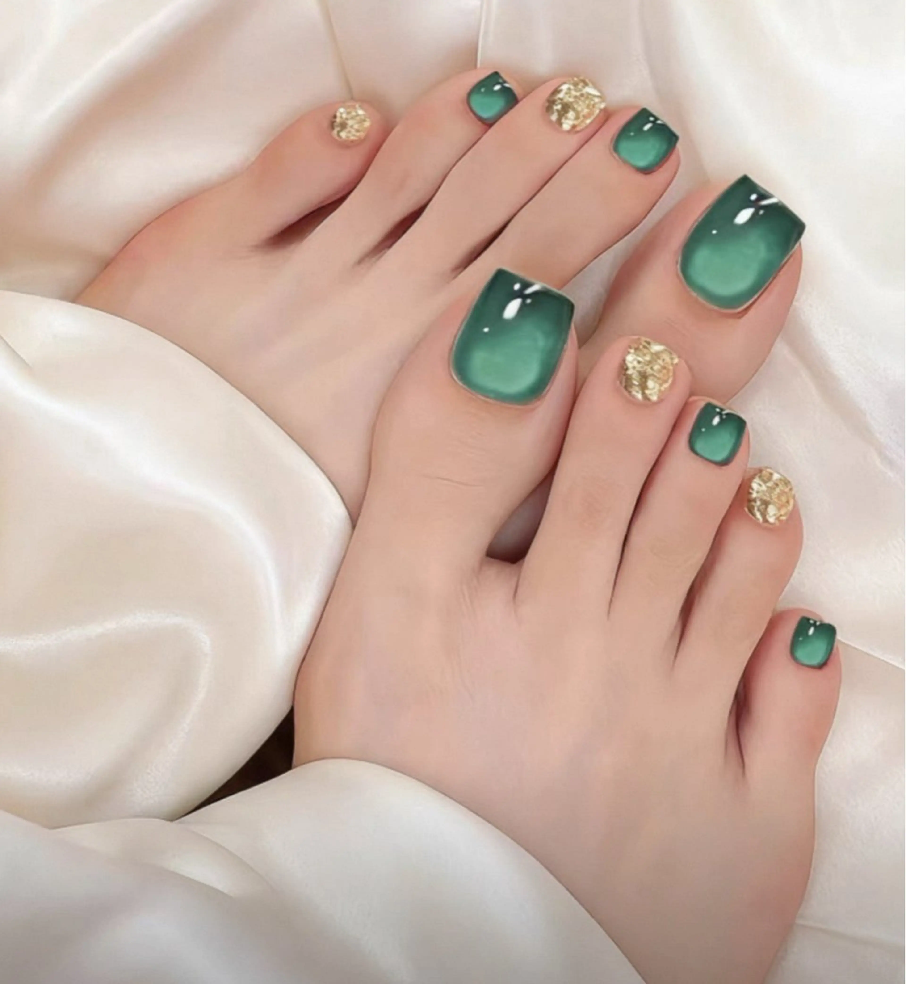 ネイル フットネイル 胡蝶蘭レディースサロ ンNailMOKAのネイルデザイン