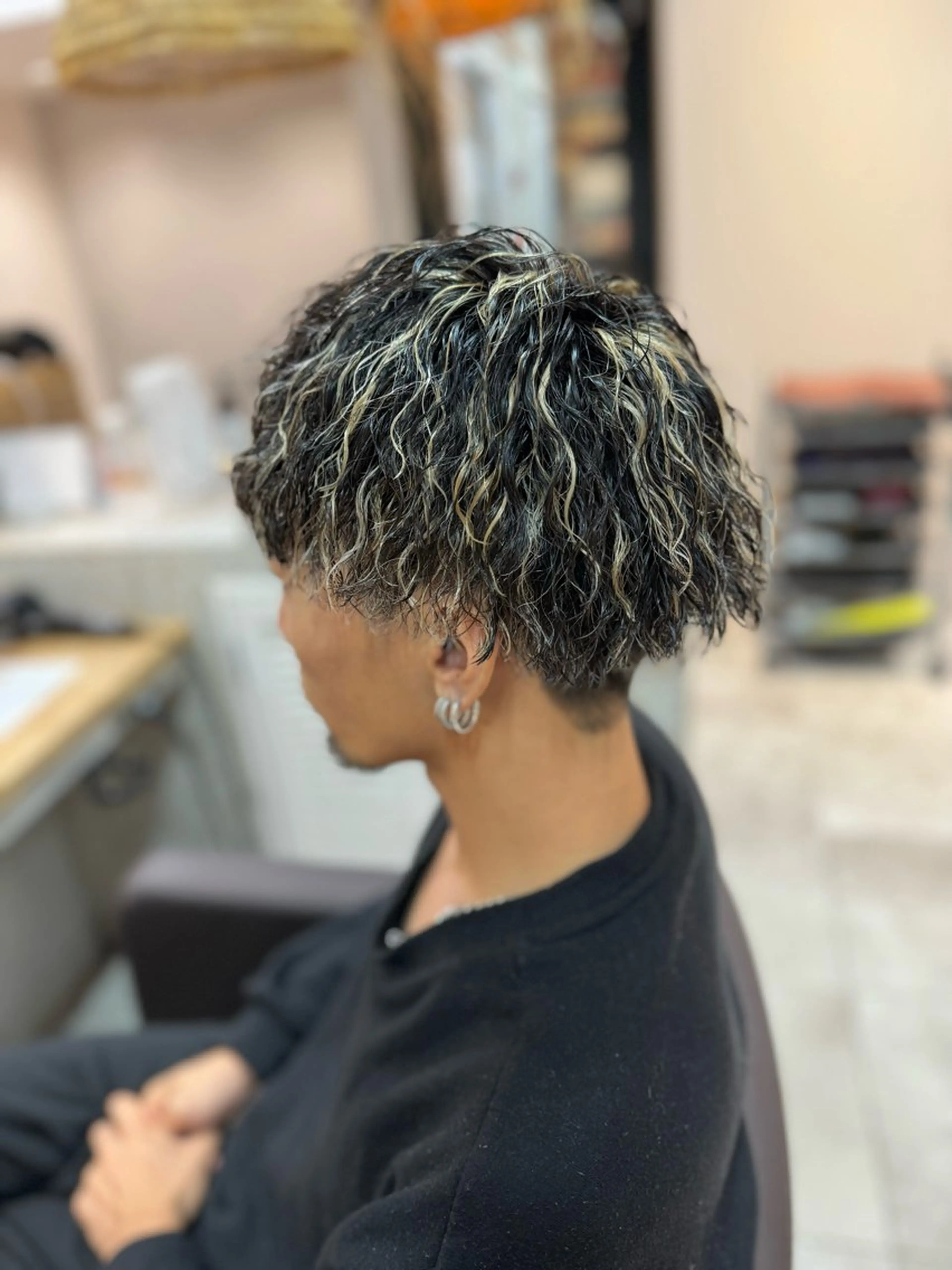 メンズ メンズハイライト メンズパーマ カット ヘアカラー パーマ メンズ特化 TAKUYAのヘアスタイル