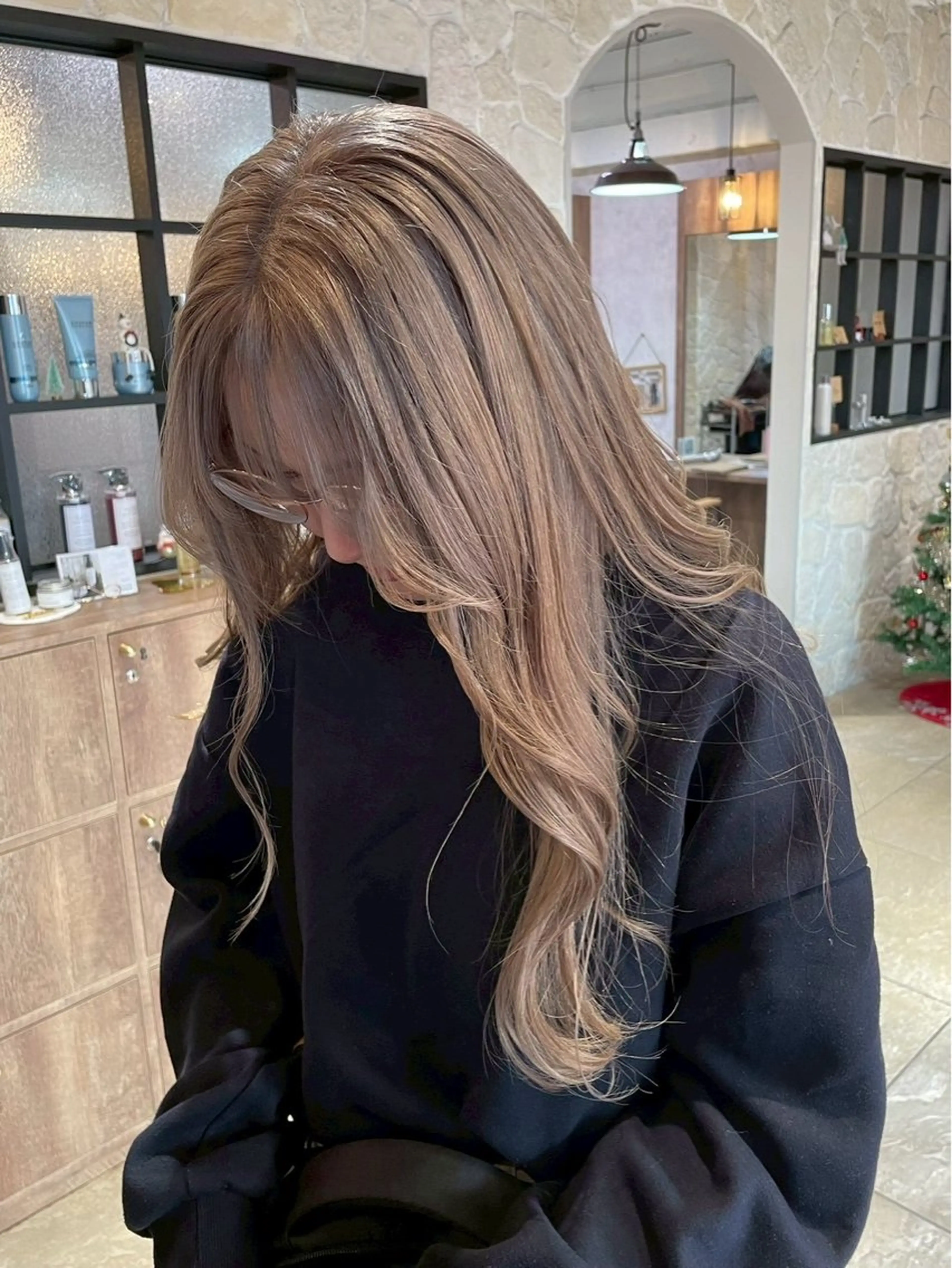 カラー 🐺ིྀ顔周レイヤー /髪質改善🩵aoiのヘアスタイル