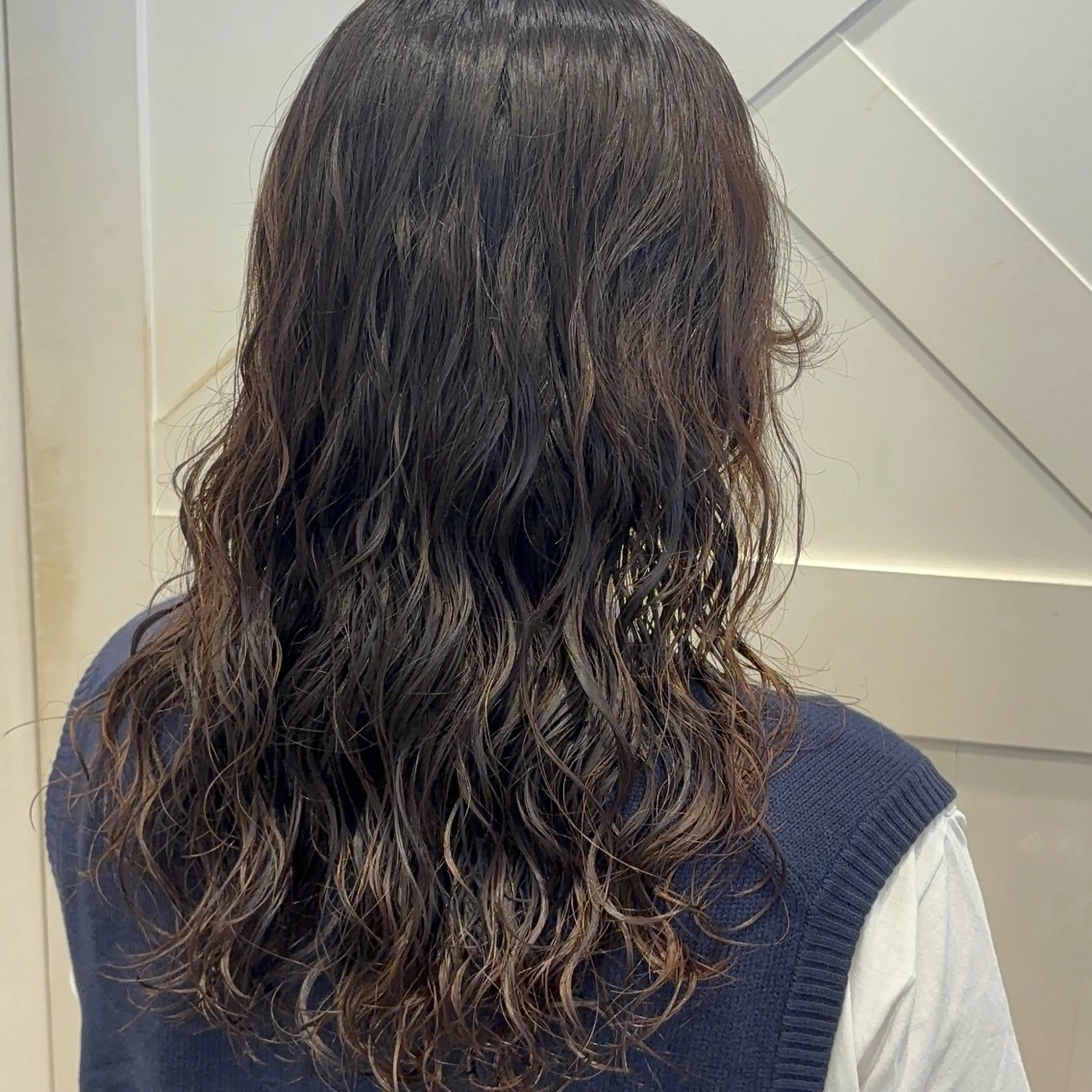 セミロング パーマ カット パーマ 横浜パーマ🌐メンズ 暖色カラーもえかのヘアスタイル