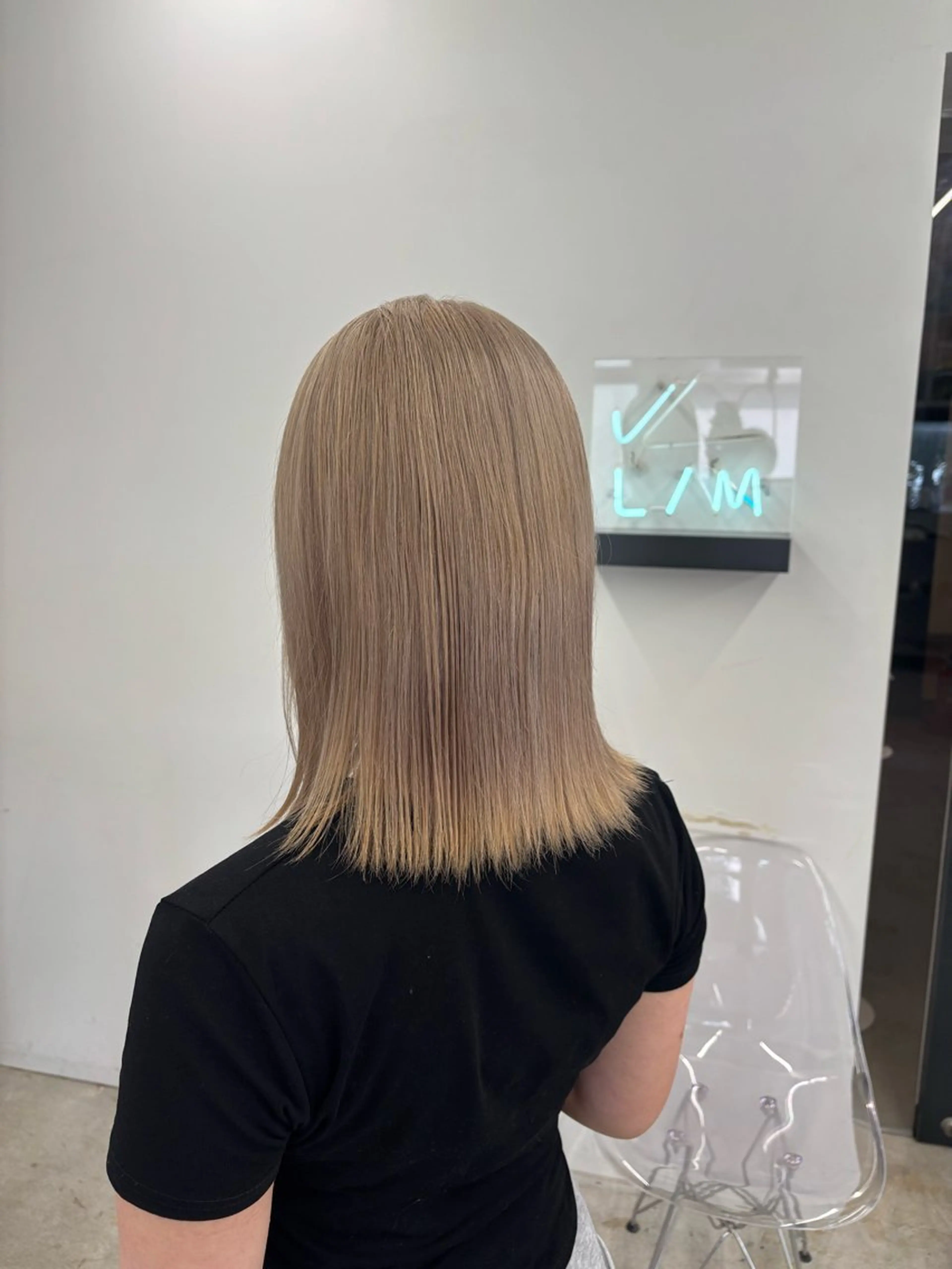 ミディアム カラー ベージュカラー ホワイトベージュ カネコ ノノカのヘアスタイル