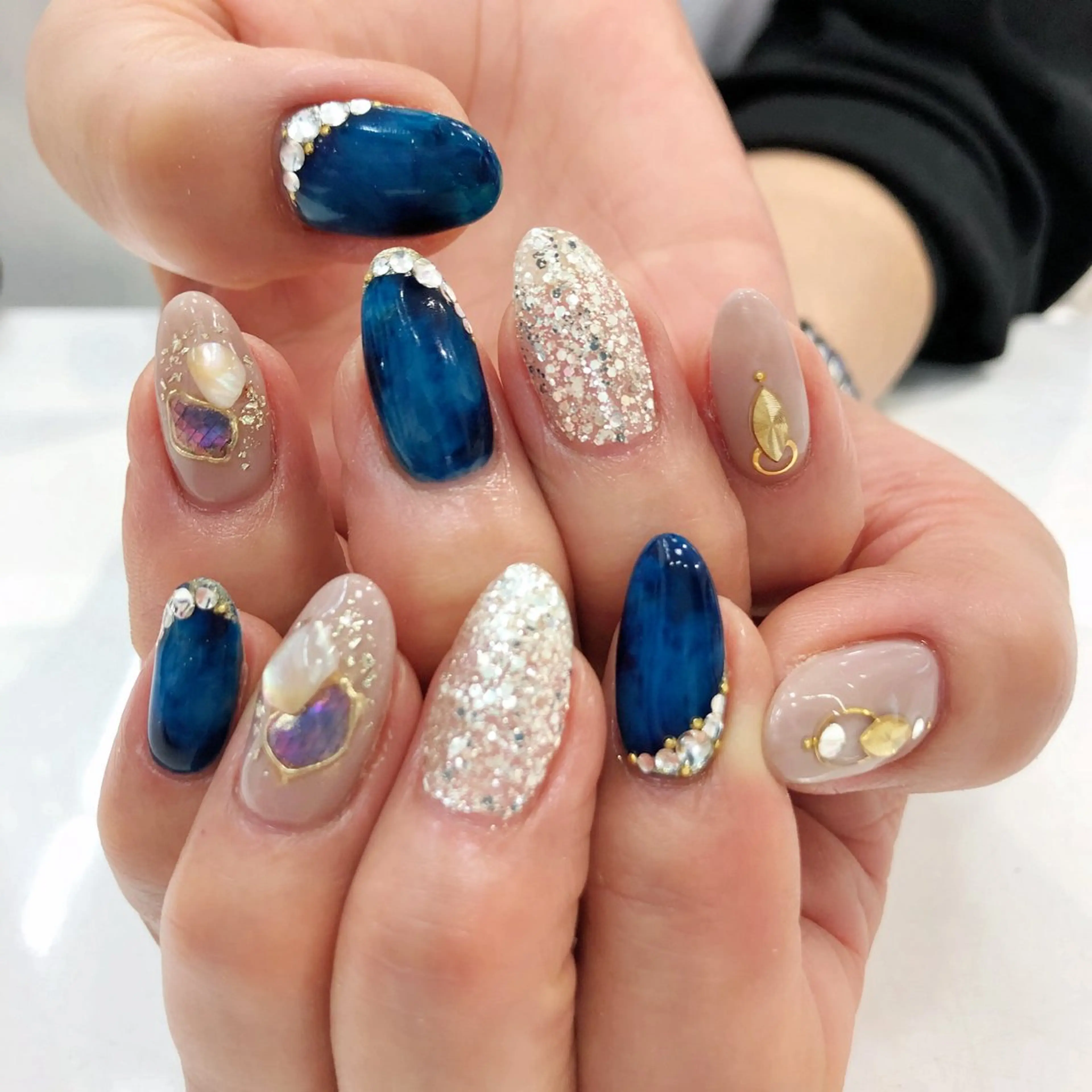 ネイル ネイビー ニュアンスネイル ハンドネイル nailland♡ Airiのネイルデザイン