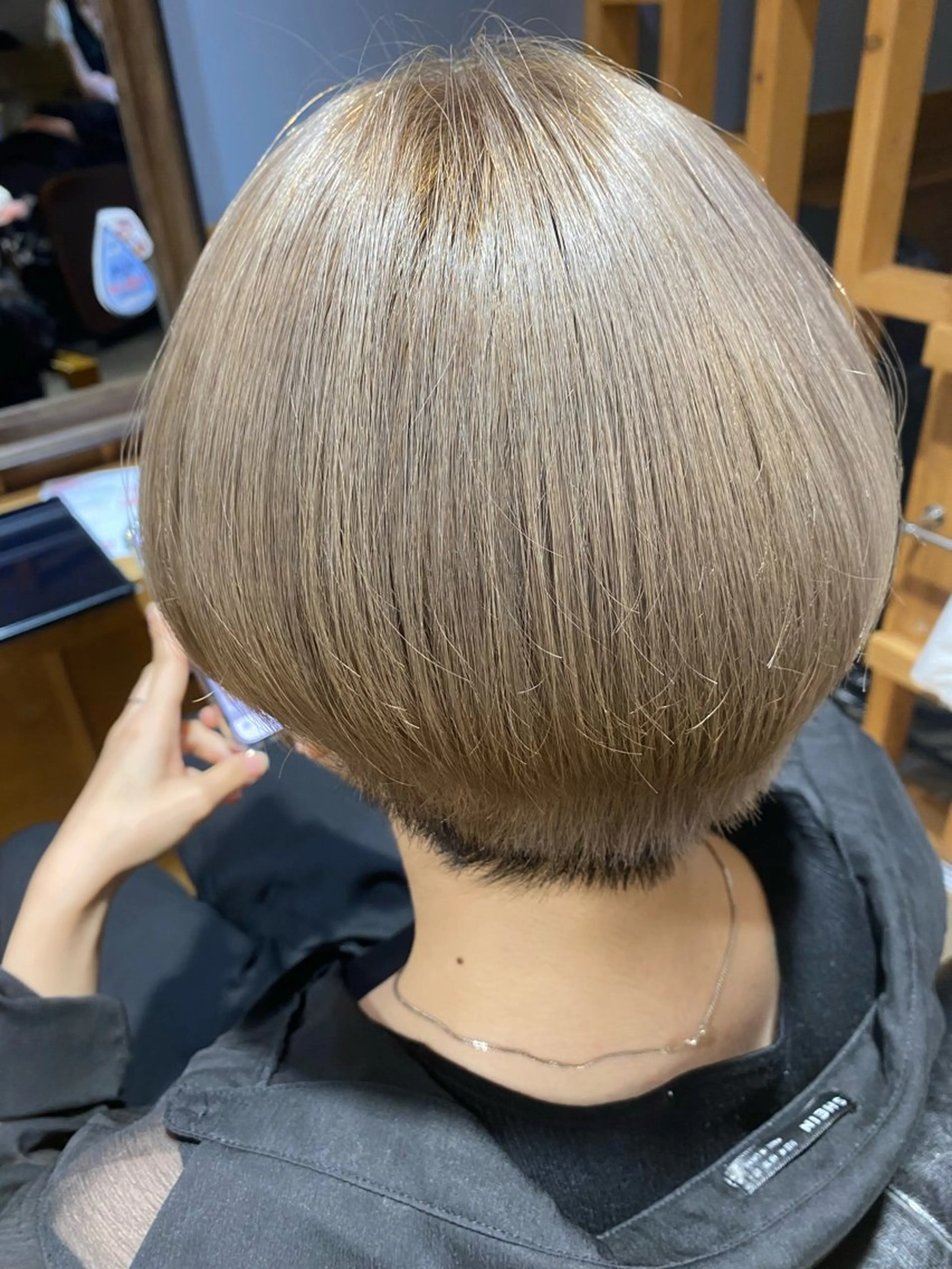 ショート カラー ブリーチ Ando Raycoのヘアスタイル