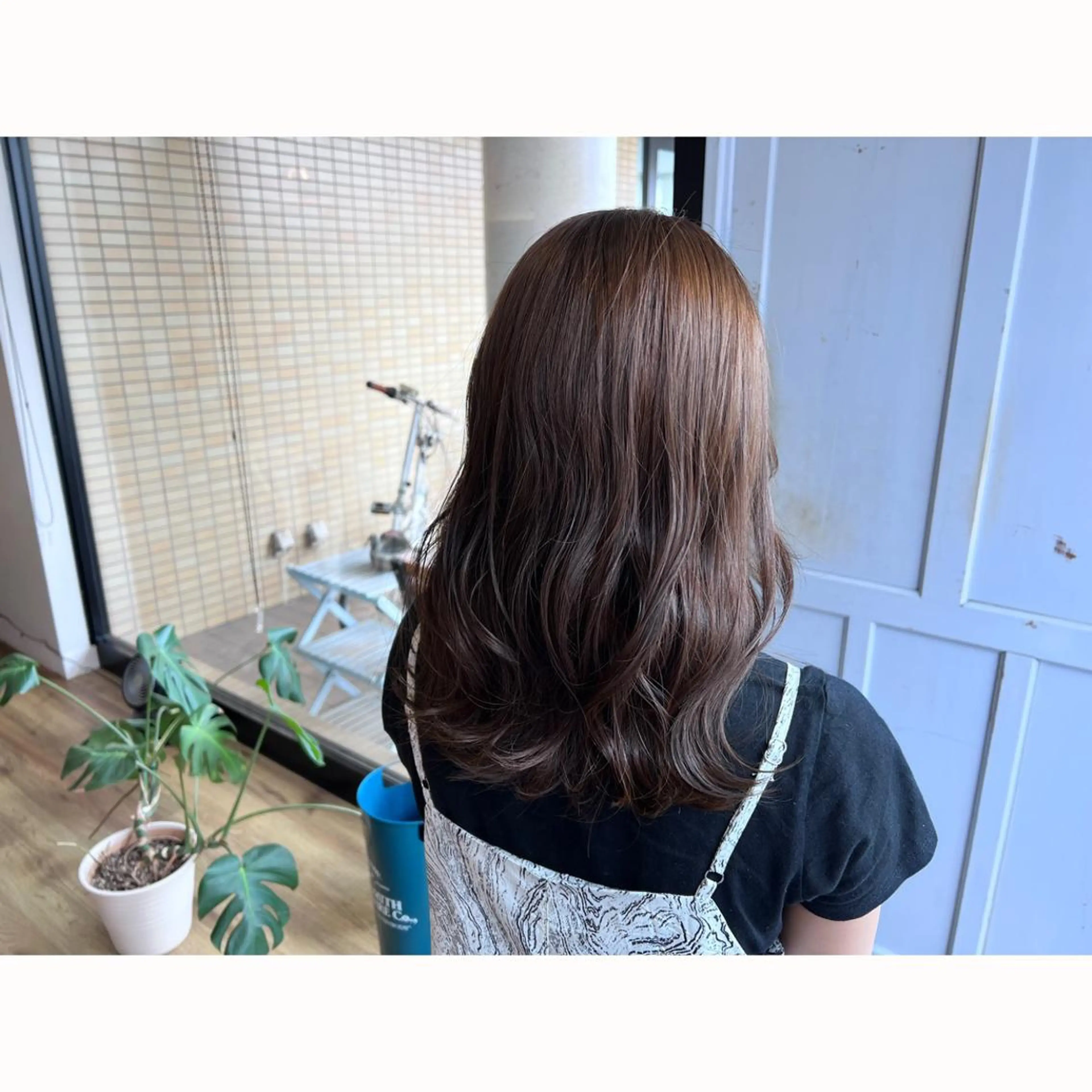 ロング カラー ベージュカラー オリーブベージュ ヘアカラー トリートメント ツキダテ ユイのヘアスタイル