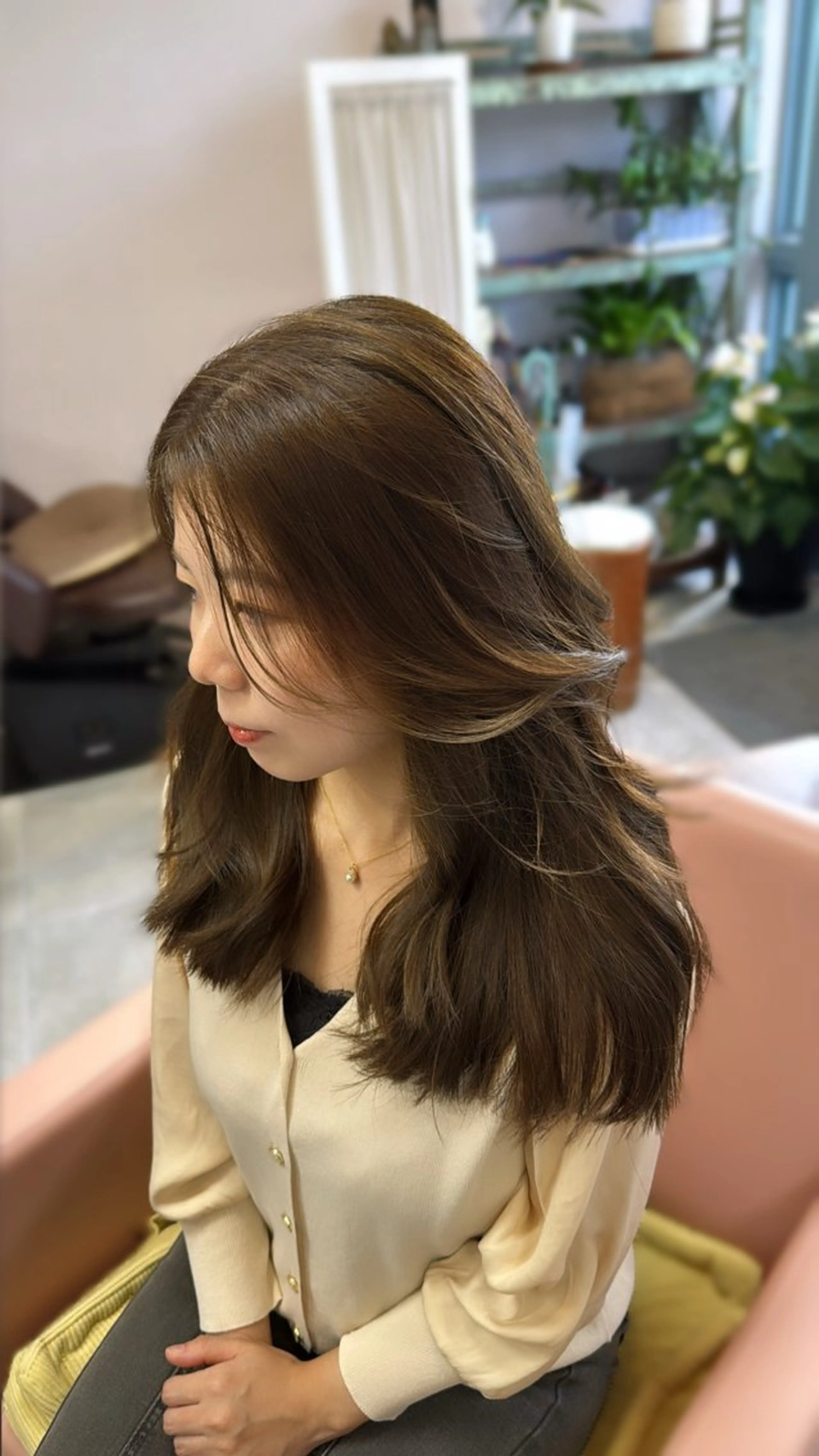 ロング 顔周りカット レイヤーカット カット トリートメント Sakura .のヘアスタイル