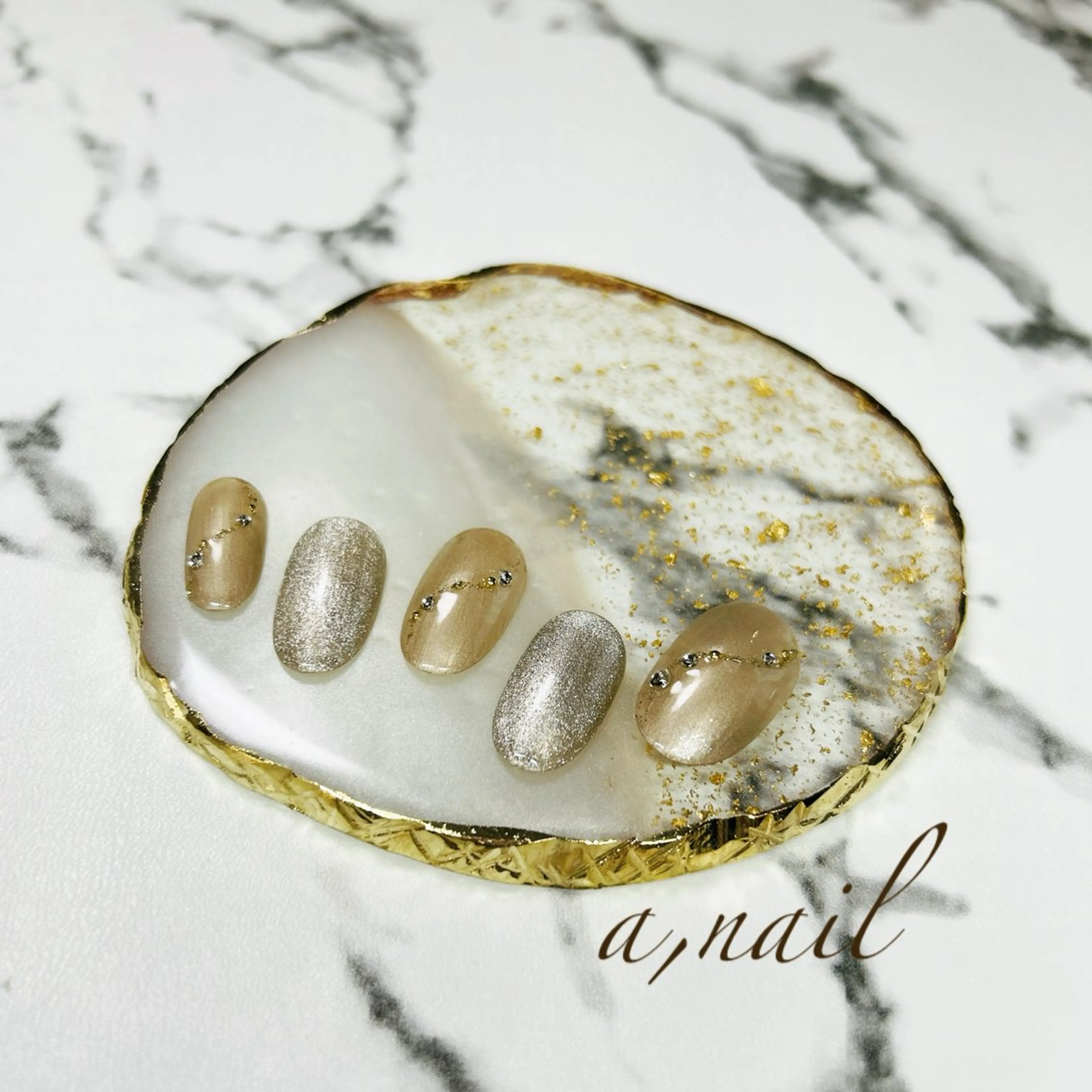 ネイル ジェルネイル グラデーション キラキラネイル マグネットネイル オフィスネイル ハンドネイル ネイルサロン エーネイルのネイルデザイン