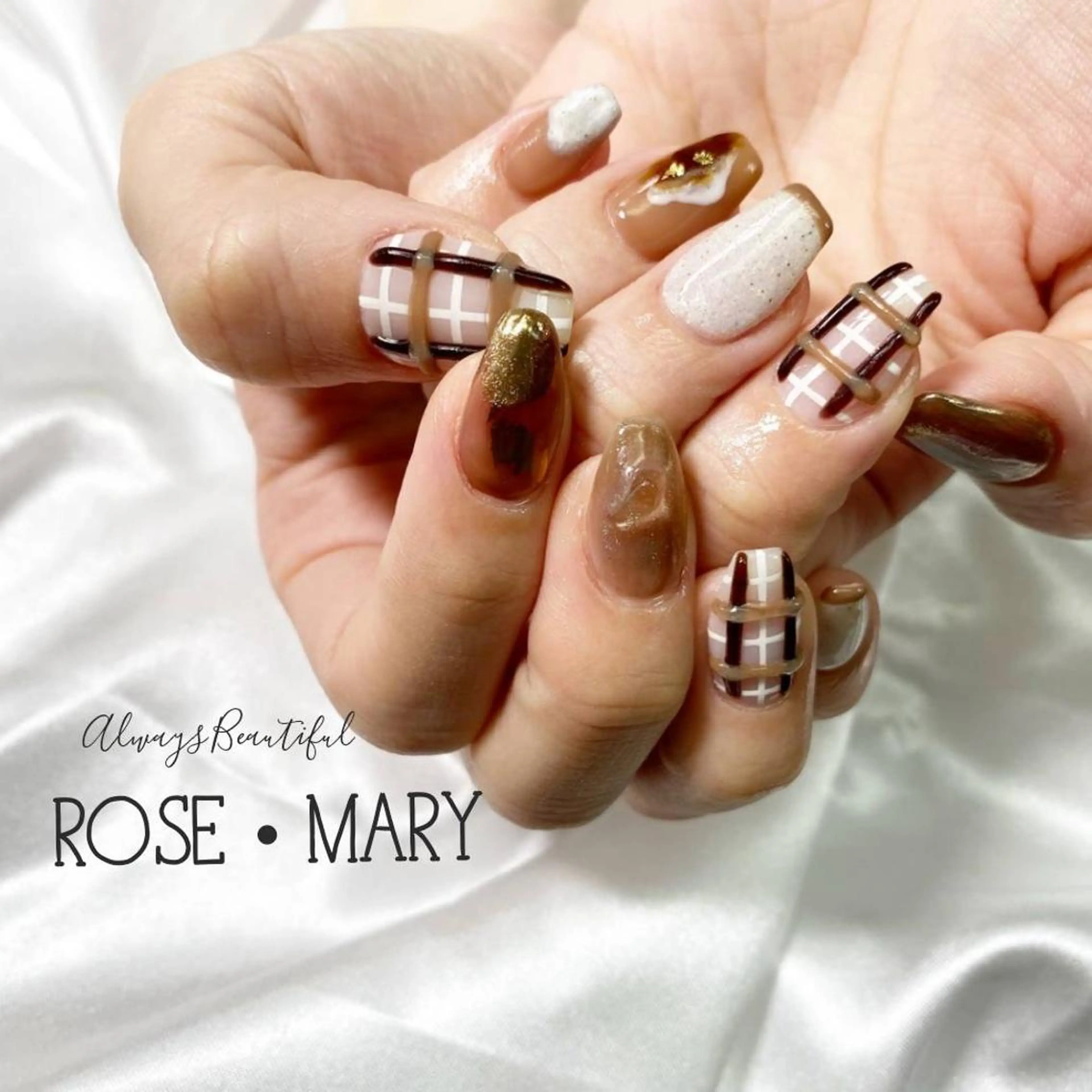 ミディアム ネイル ハンドネイル ROSE・ MARY 鈴木のネイルデザイン