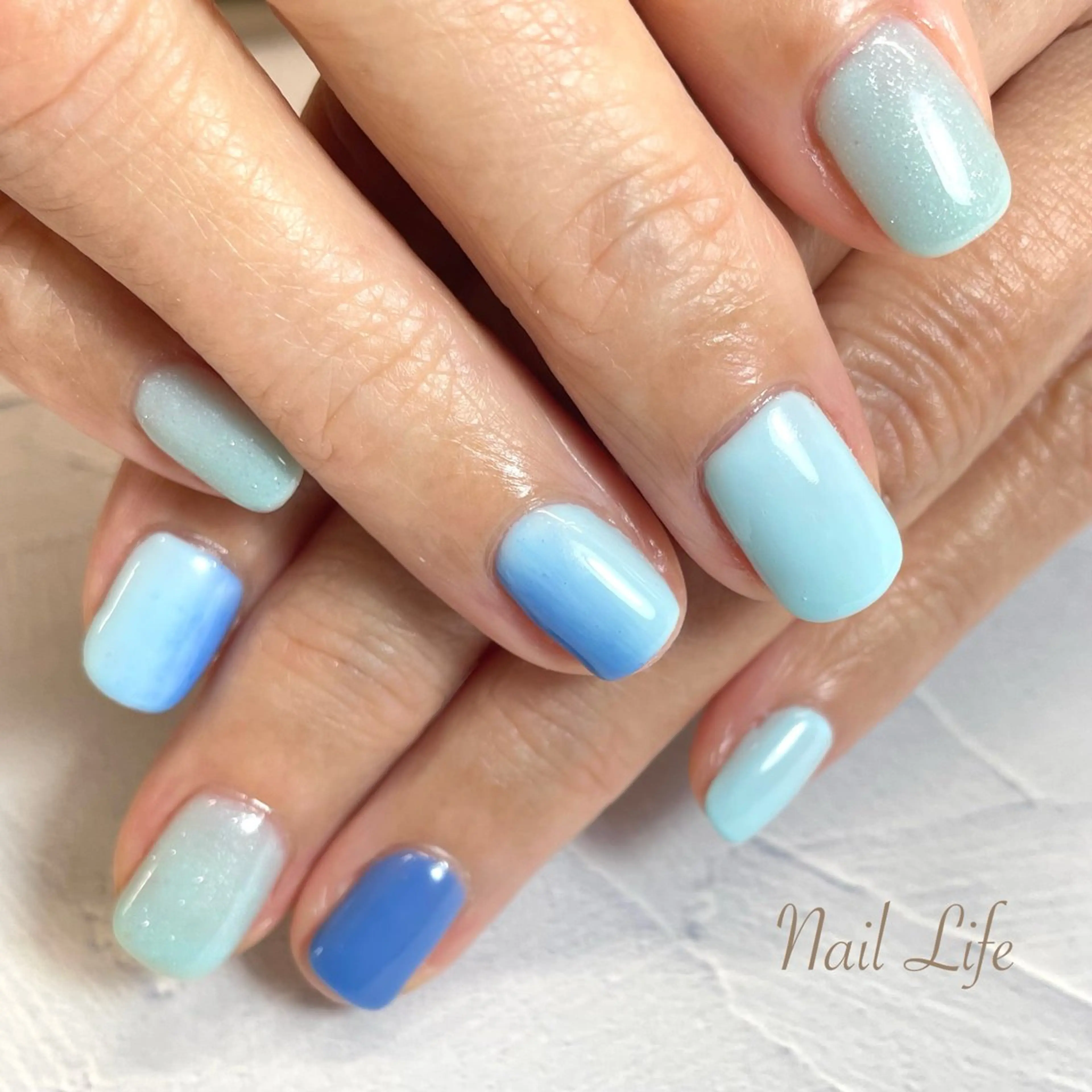 ネイル ブルー グラデーション 水色 大嶋 めぐみのネイルデザイン