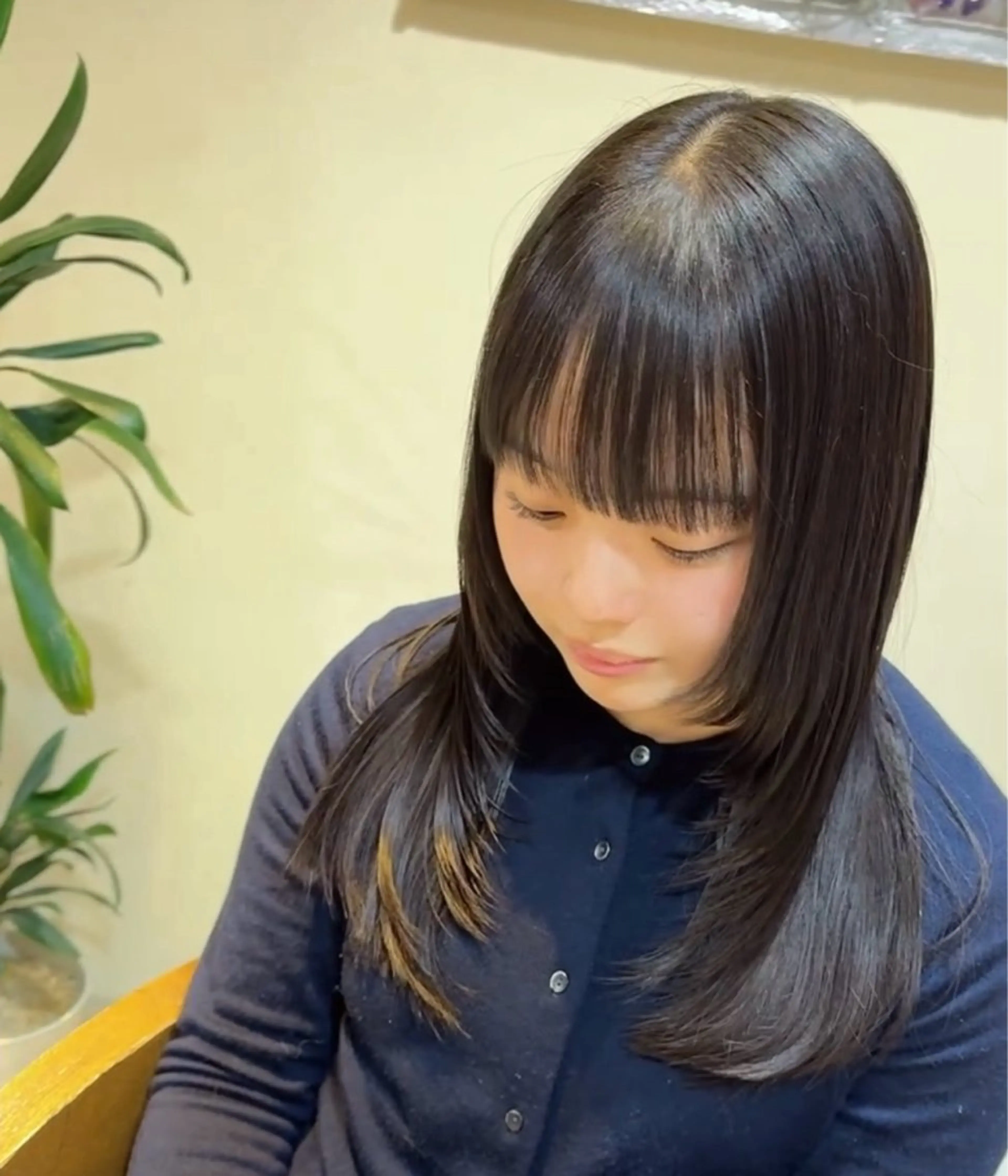 セミロング CLUTCH/顔周り 髪質改善/艶カラーのヘアスタイル