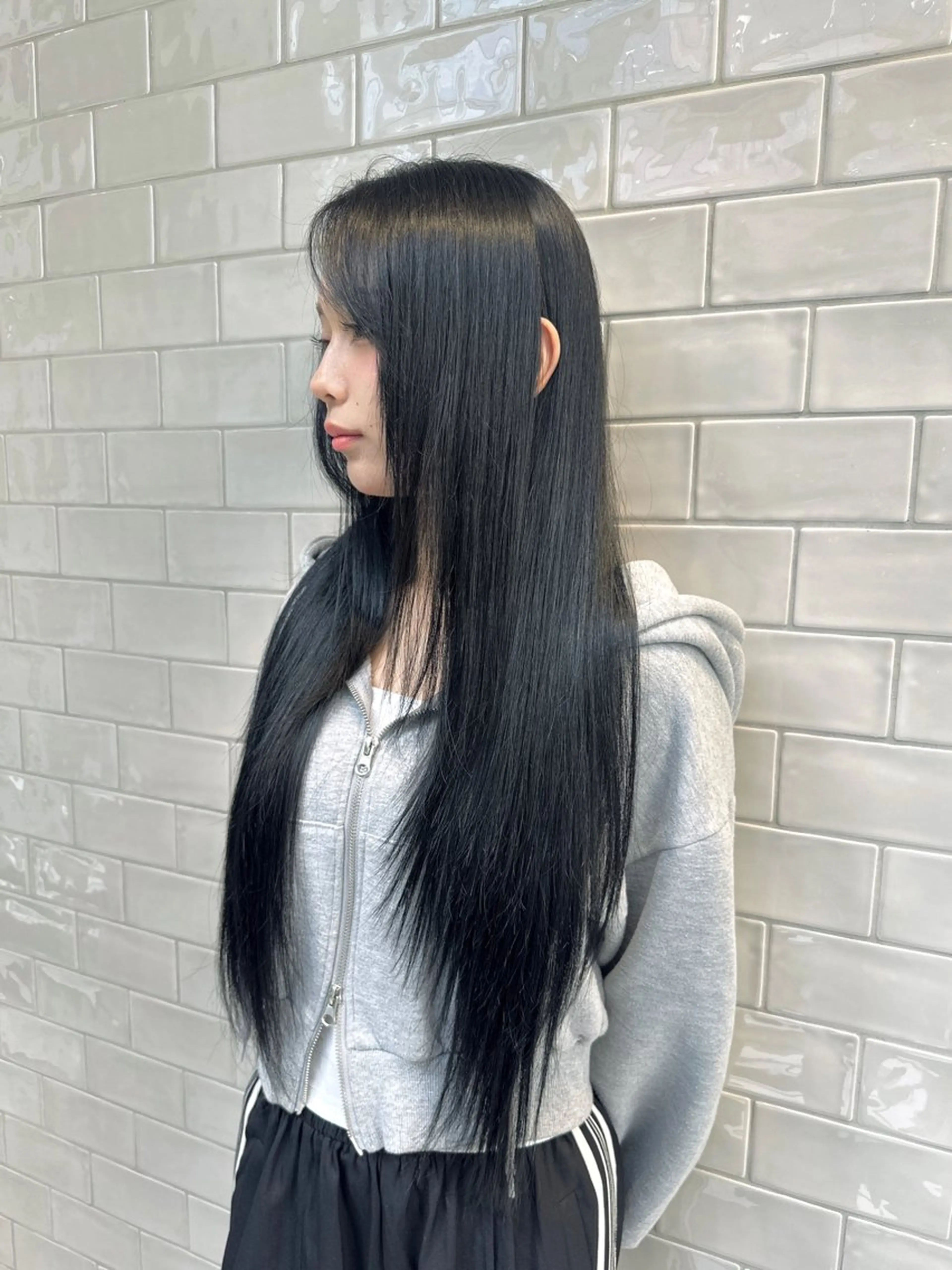 ロング カラー 黒髪 ブルーカラー ブルーブラック 髪質改善 カット ヘアカラー トリートメント LUMO所属・矢野 晃平のヘアスタイル