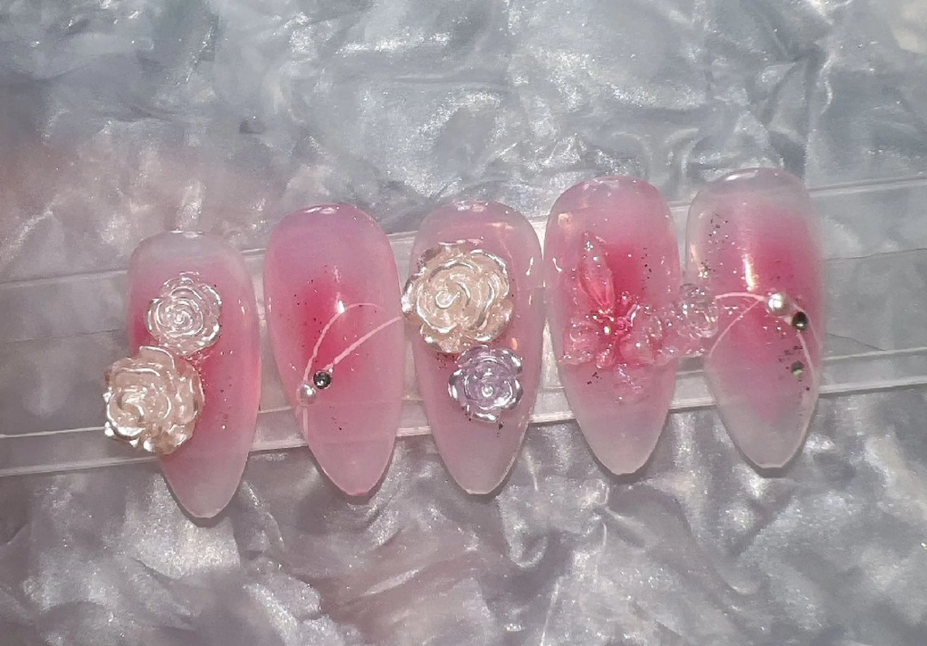 ネイル DOMI　NAIL 💅🏻のネイルデザイン