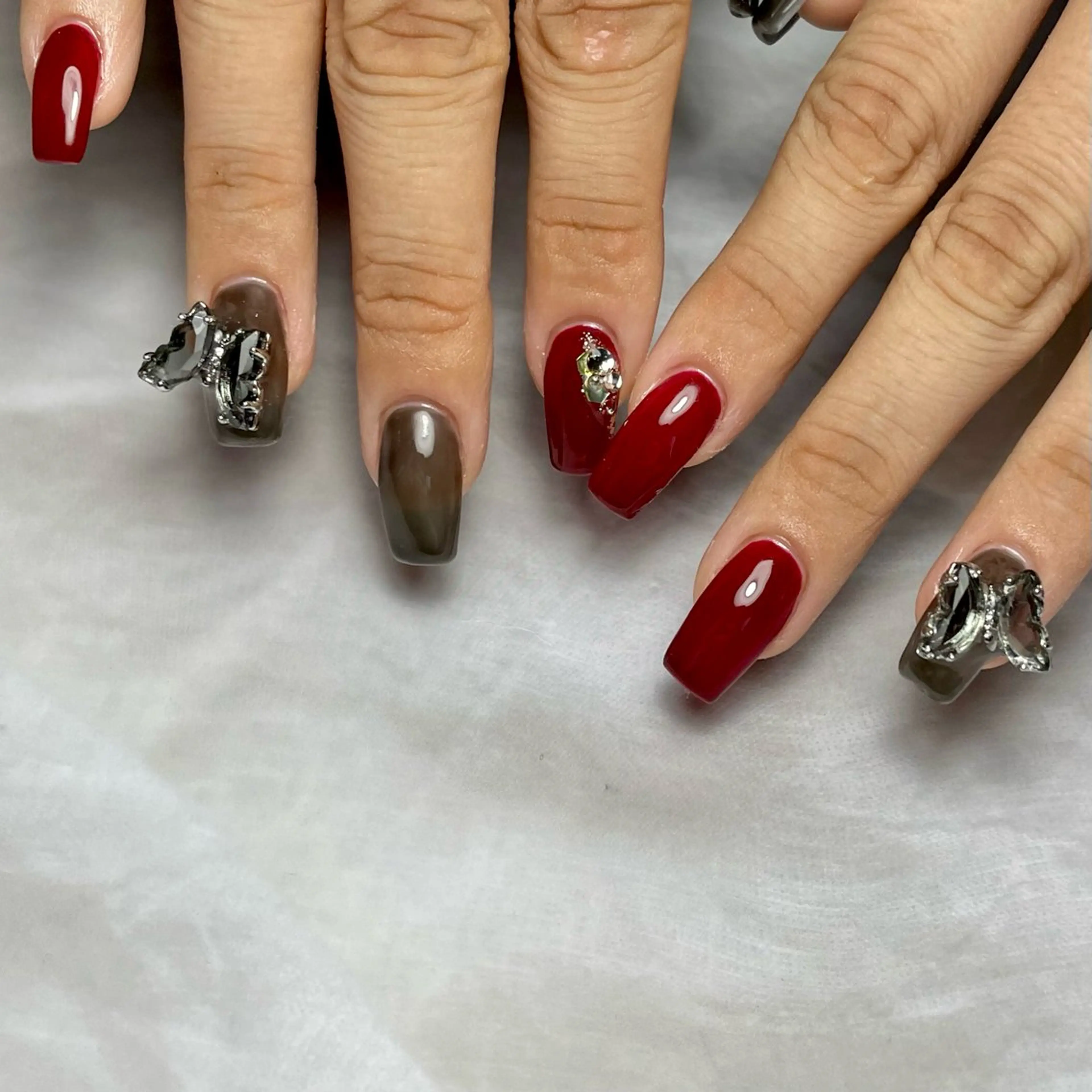 ネイル 赤色 スカルプネイル Reflection marikoのネイルデザイン