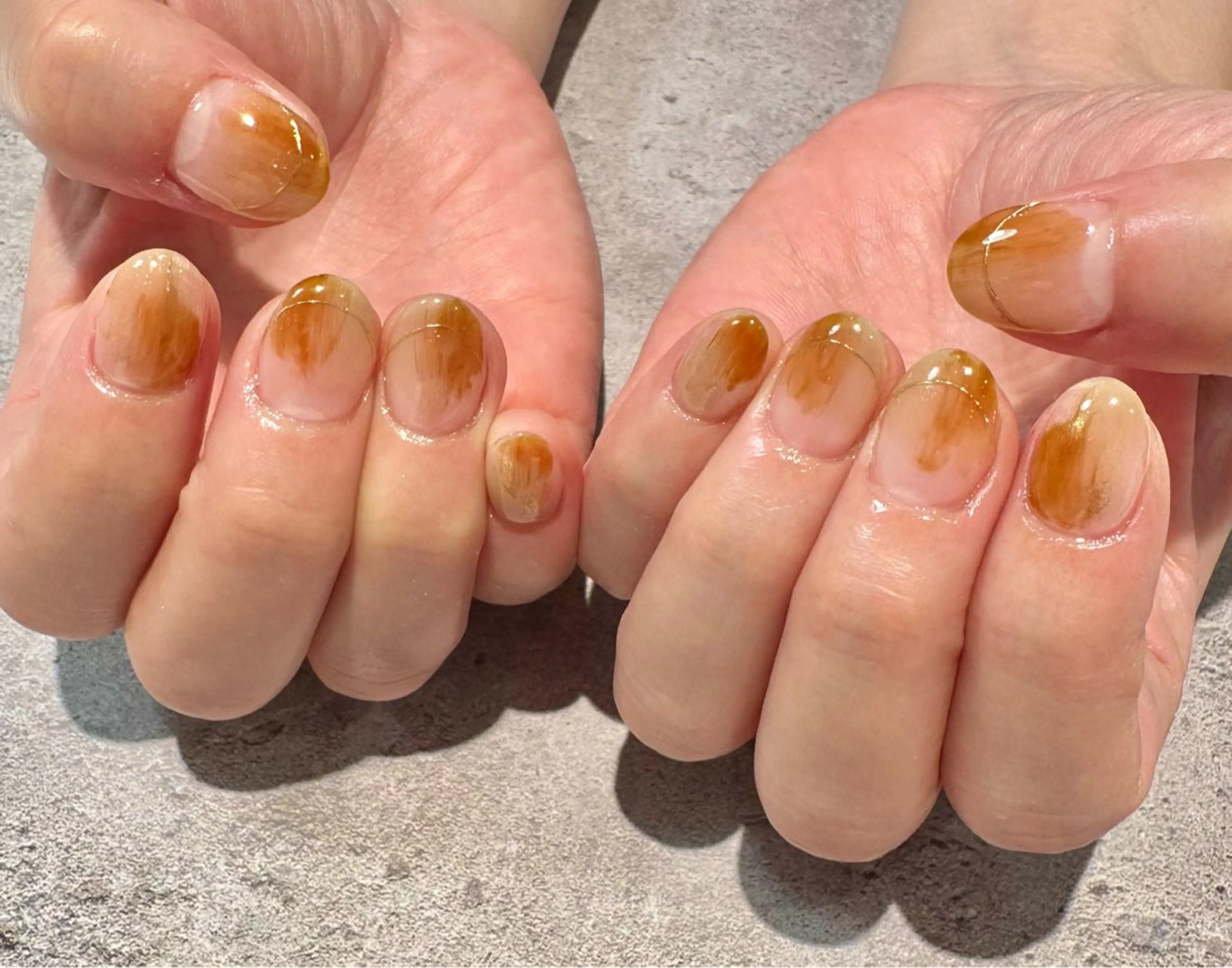 ネイル ブラウン ニュアンスネイル ハンドネイル 入山 聡美のネイルデザイン