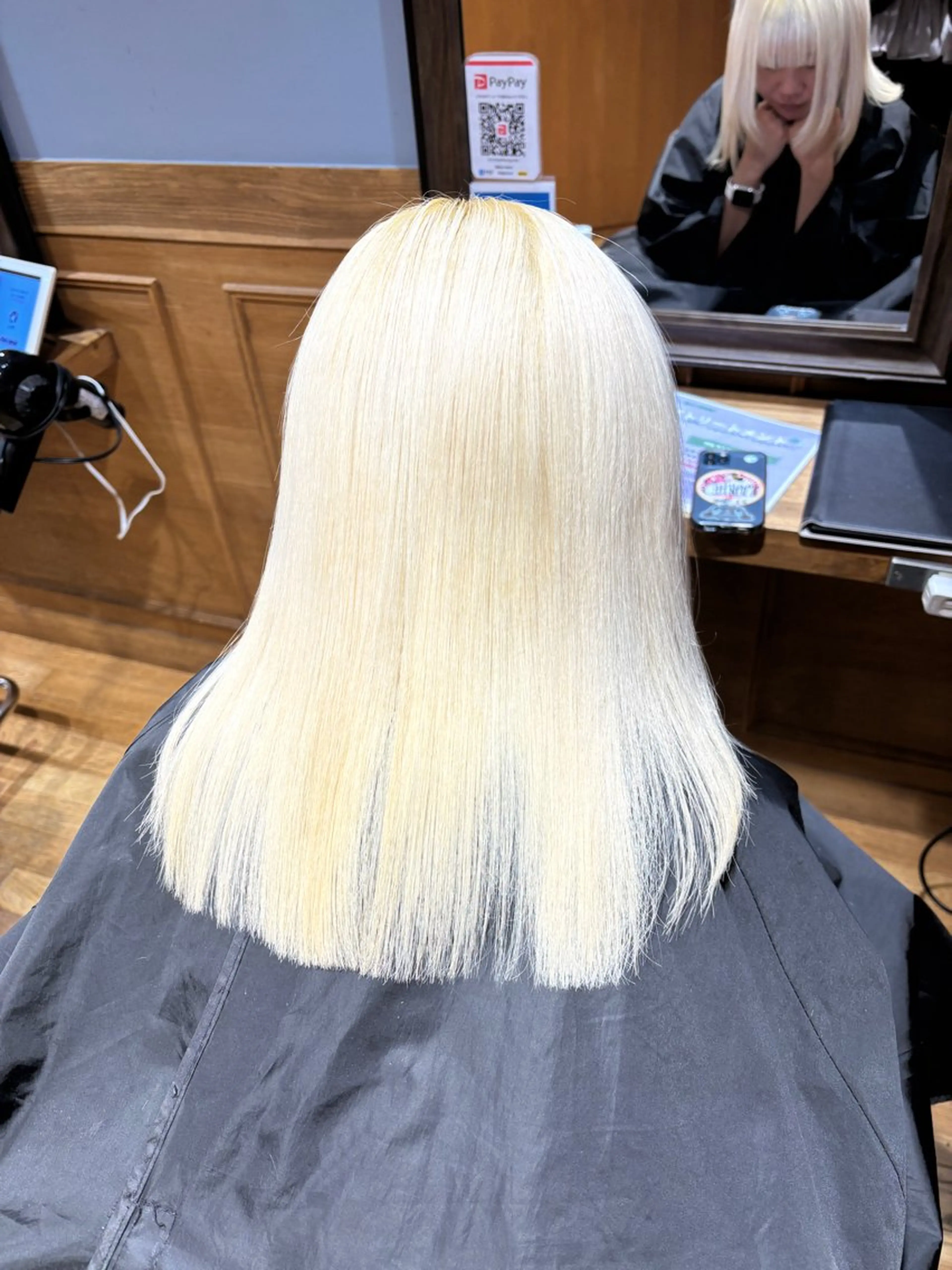 ミディアム カラー Rio/ベージュ/ レイヤーカットのヘアスタイル