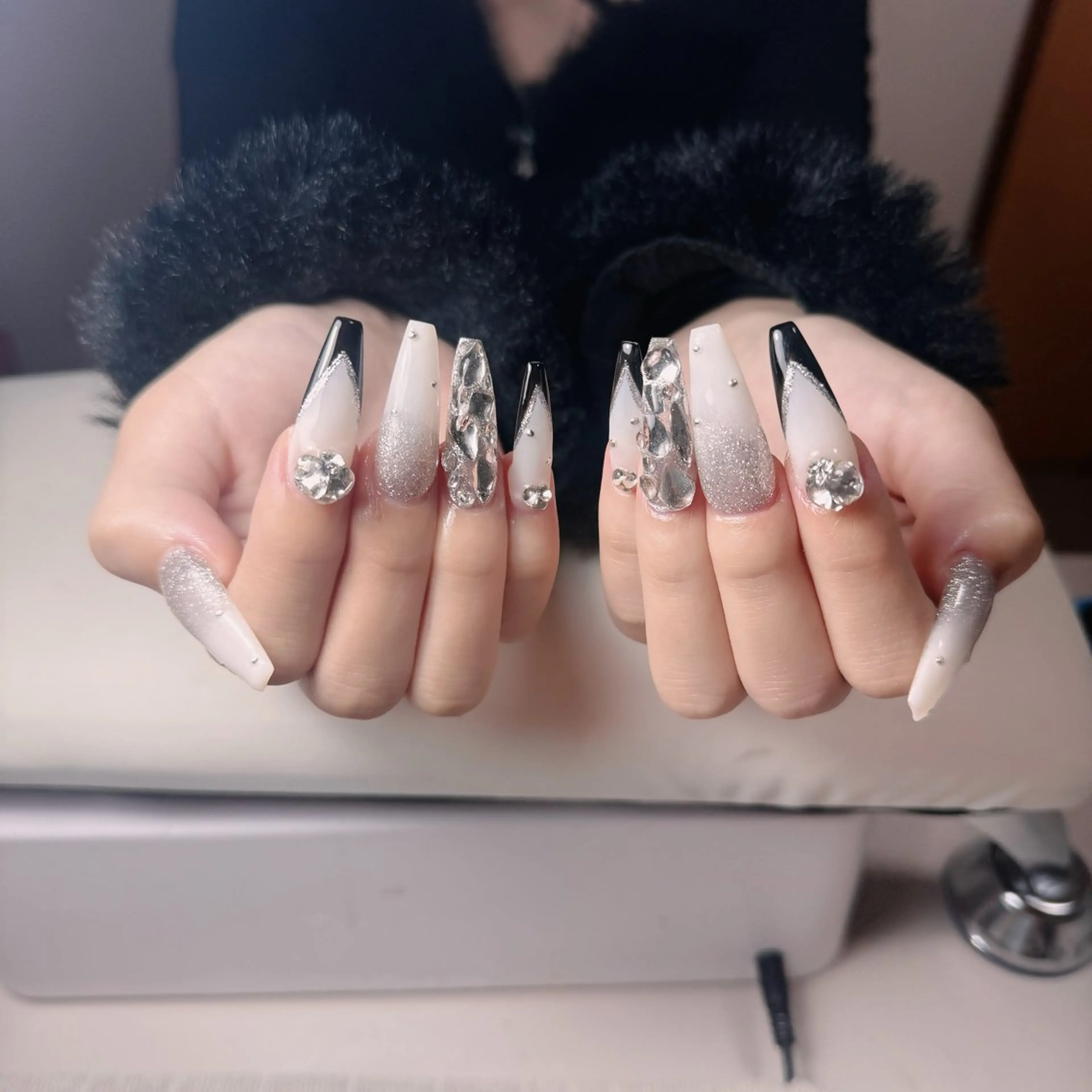 ネイル チークネイル フレンチネイル グラデーション 韓国ネイル マグネットネイル ハンドネイル Hana Nailのネイルデザイン
