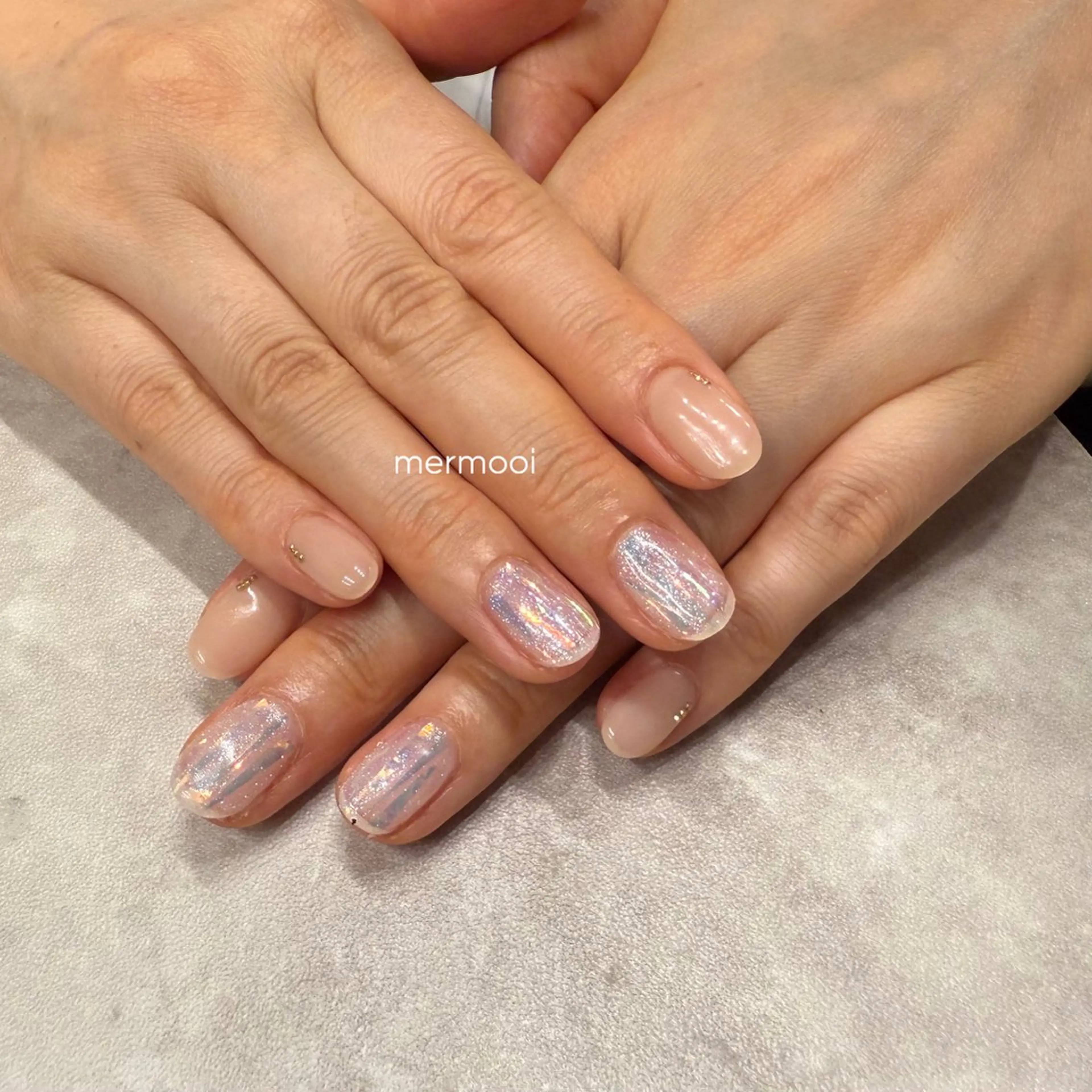 ネイル オーロラネイル ジェルネイル パラジェル 夏ネイル ハンドネイル melumooi nailのネイルデザイン