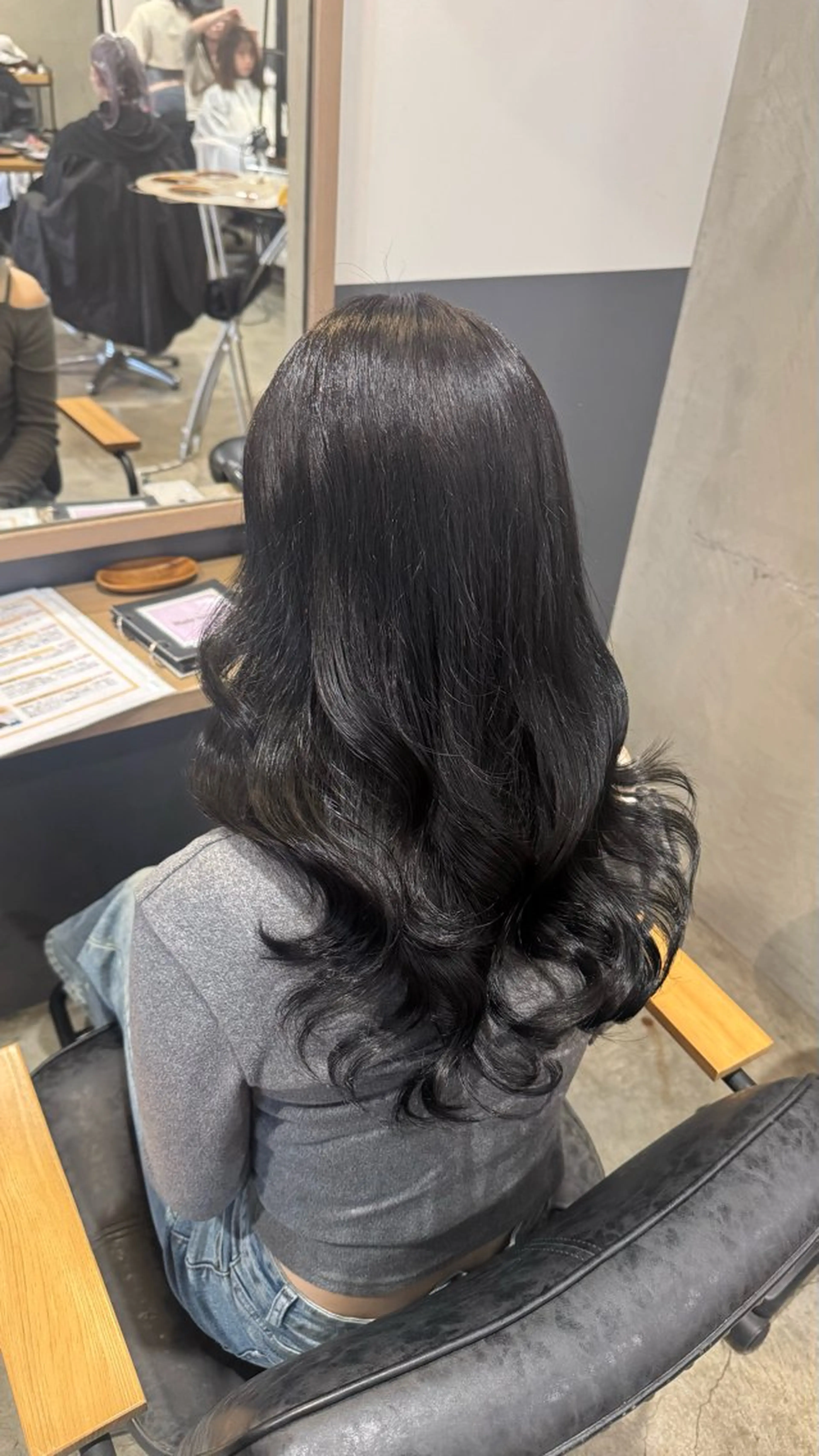 ロング カット ヘアカラー Lolonois miuのヘアスタイル