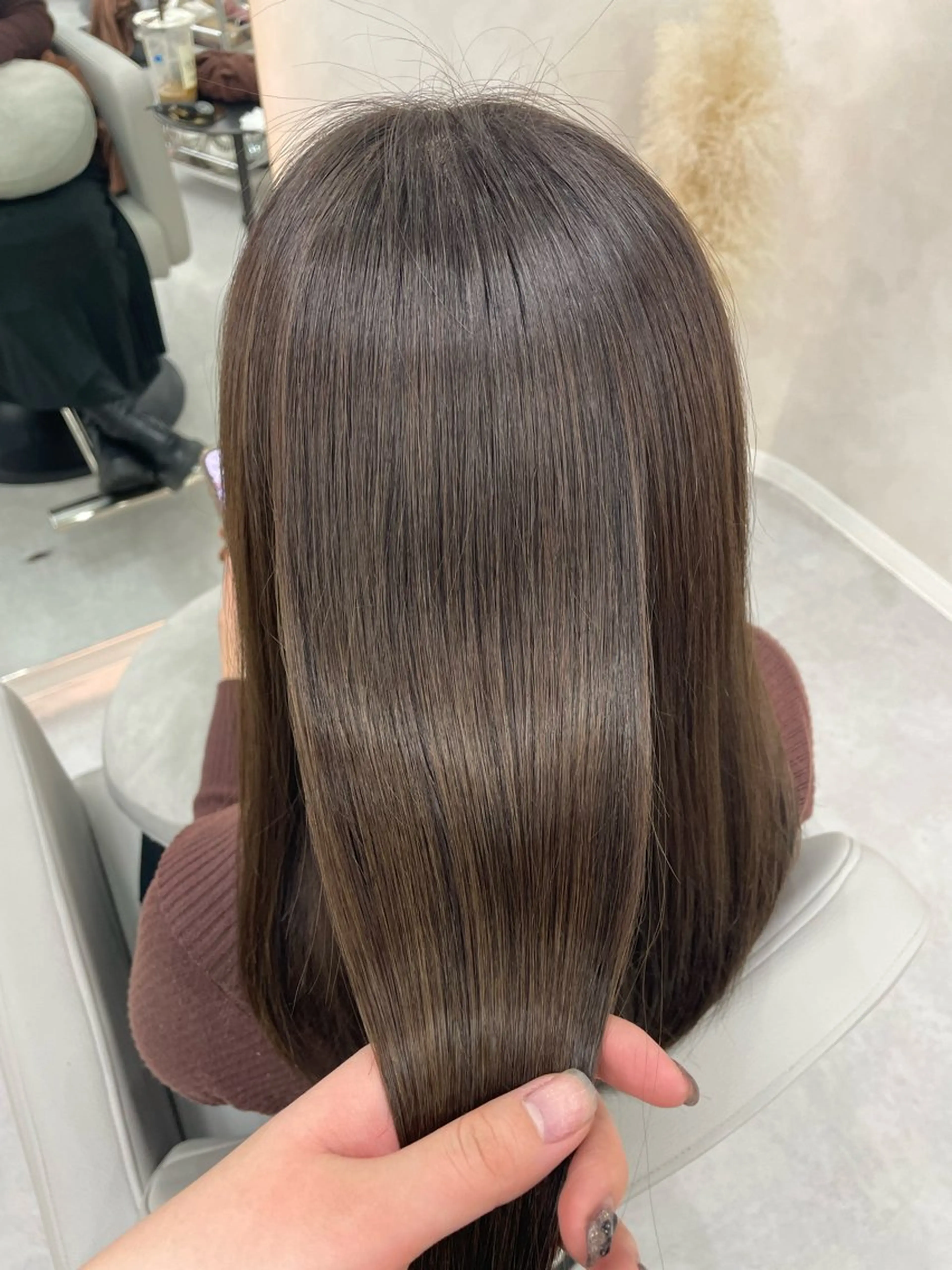 ロング カラー アイナ🤍レイヤー カット/透明感ヘアのヘアスタイル