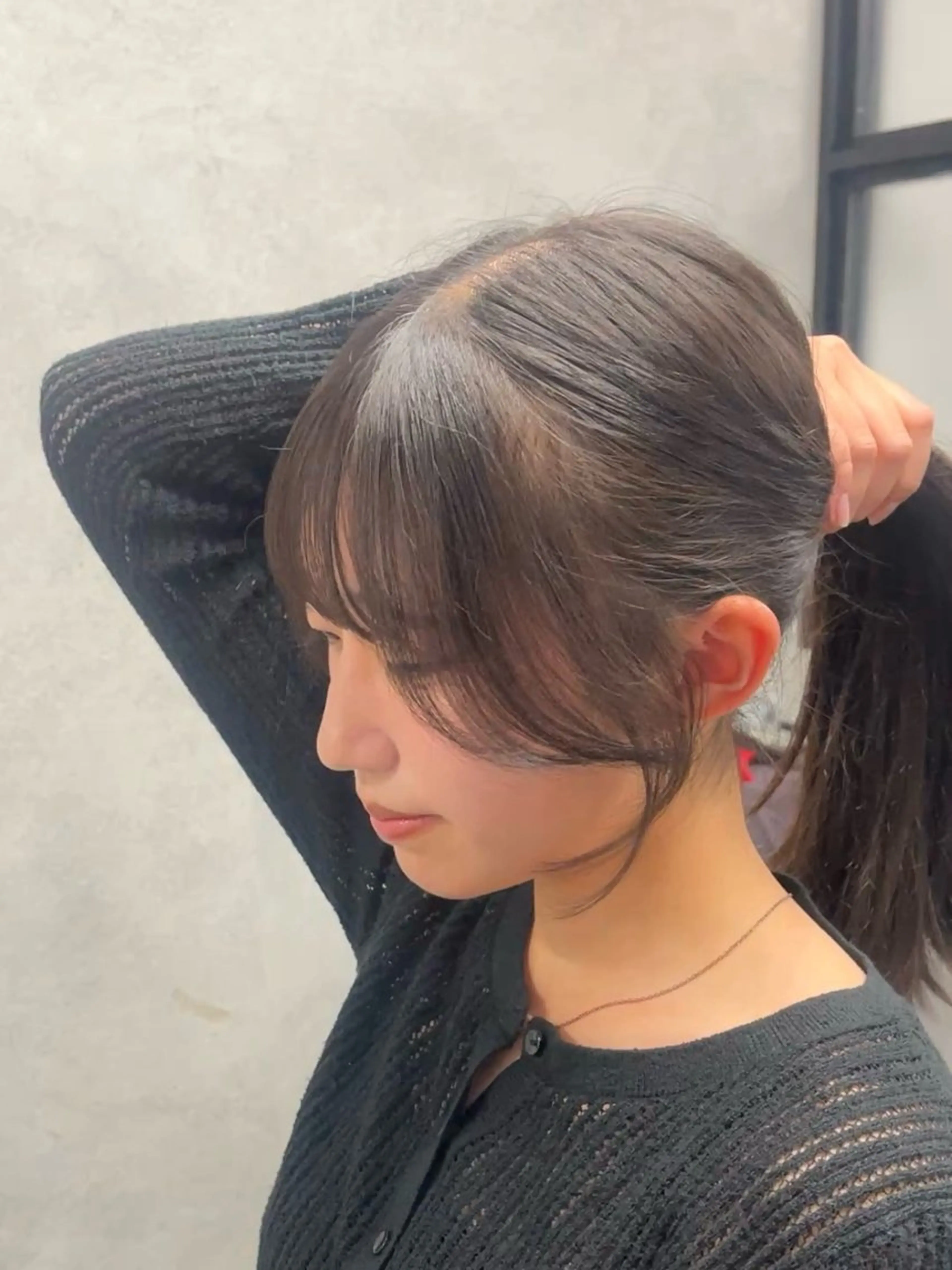 セミロング カット 透明感カラー/レイヤ ー/顔まわり/辻部のヘアスタイル