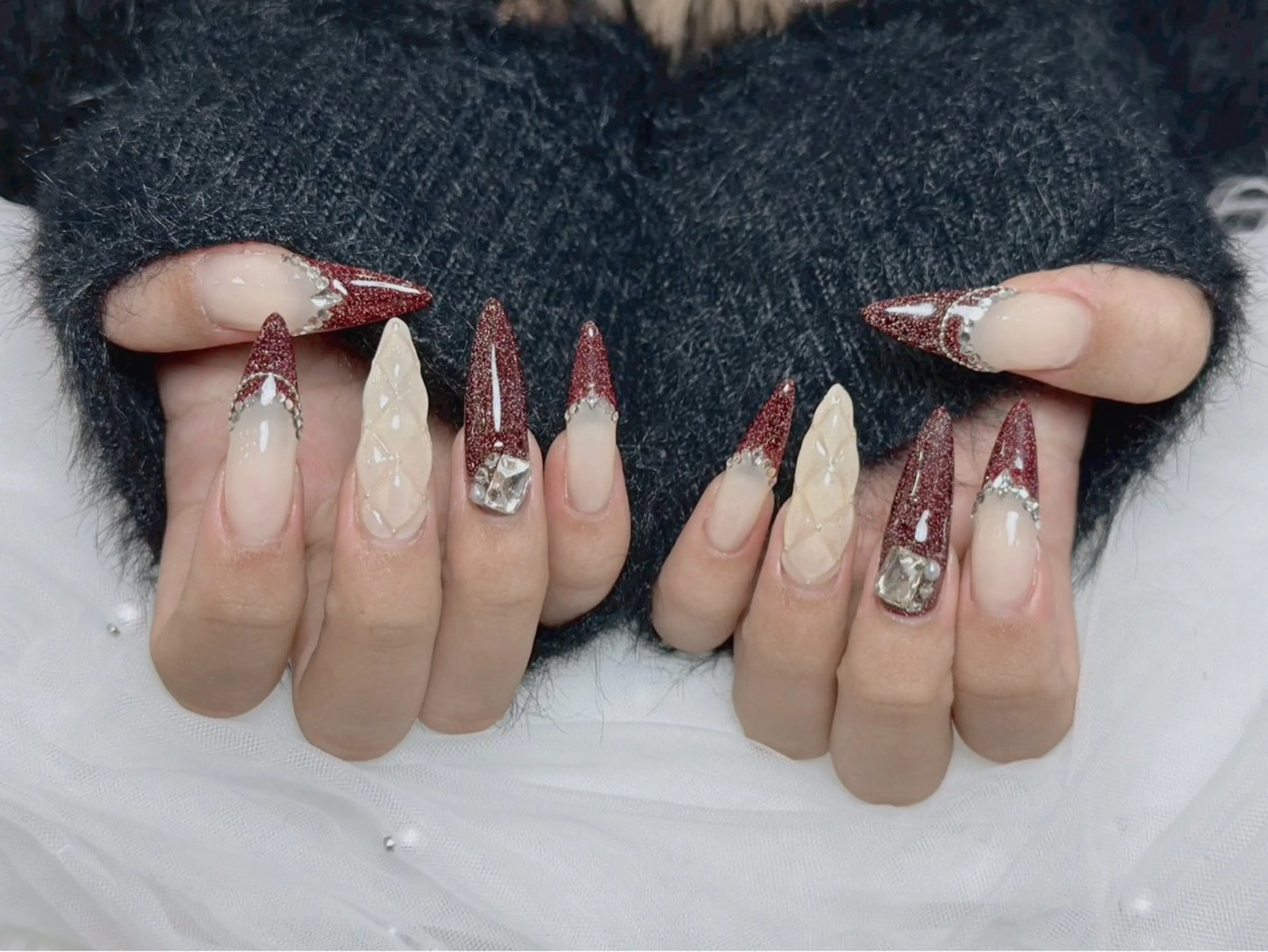 ネイル アートネイル オーロラネイル チークネイル 長さ出し フットネイル ハンドネイル フットネイル ハンドケア Noiranail_ studio川越西口のネイルデザイン