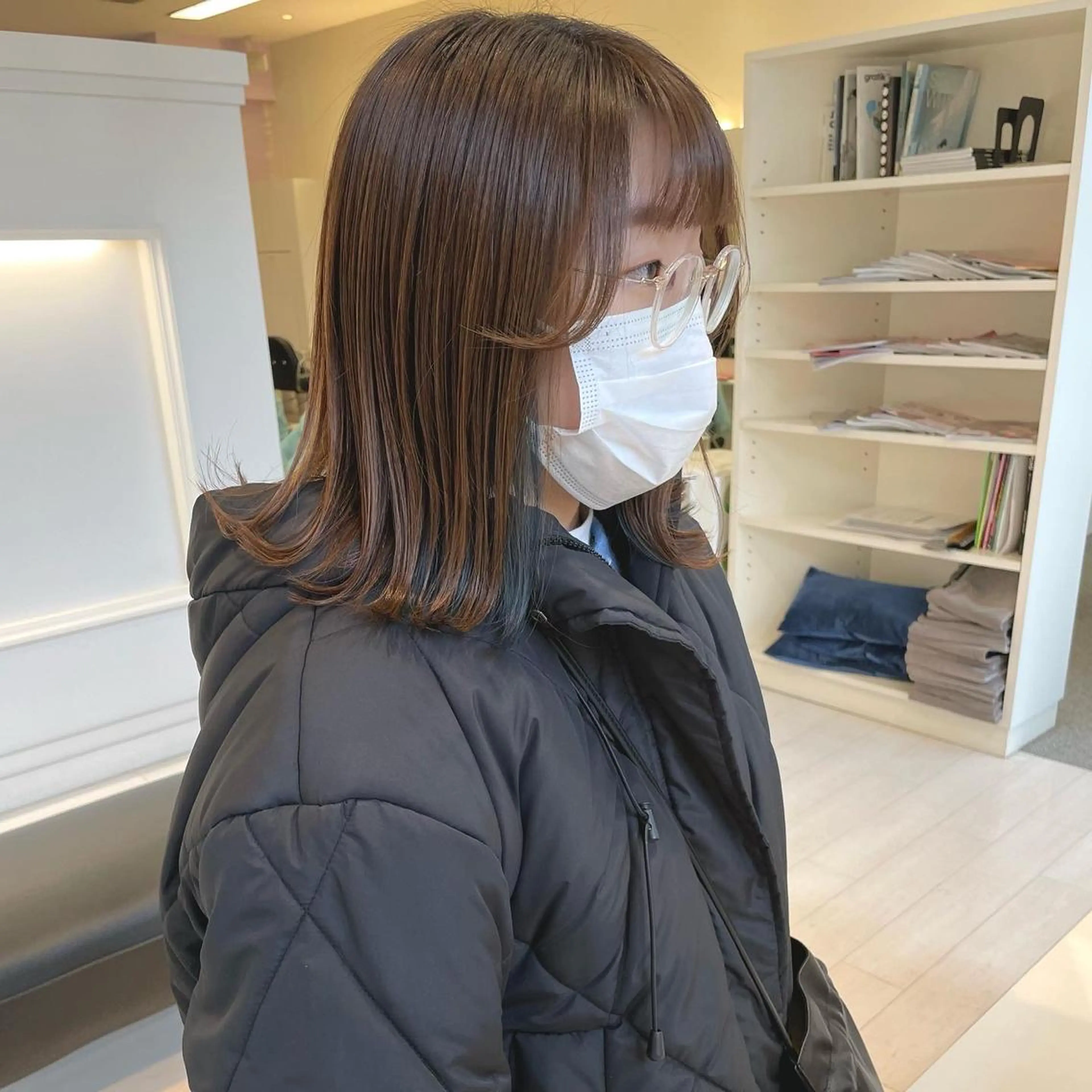 セミロング カラー ヘアアレンジ ベージュカラー ブルーカラー ショコラベージュ GO TODAY SHAiRE SALON岡山所属・Sana/ 耳ツボ/インナーのヘアスタイル
