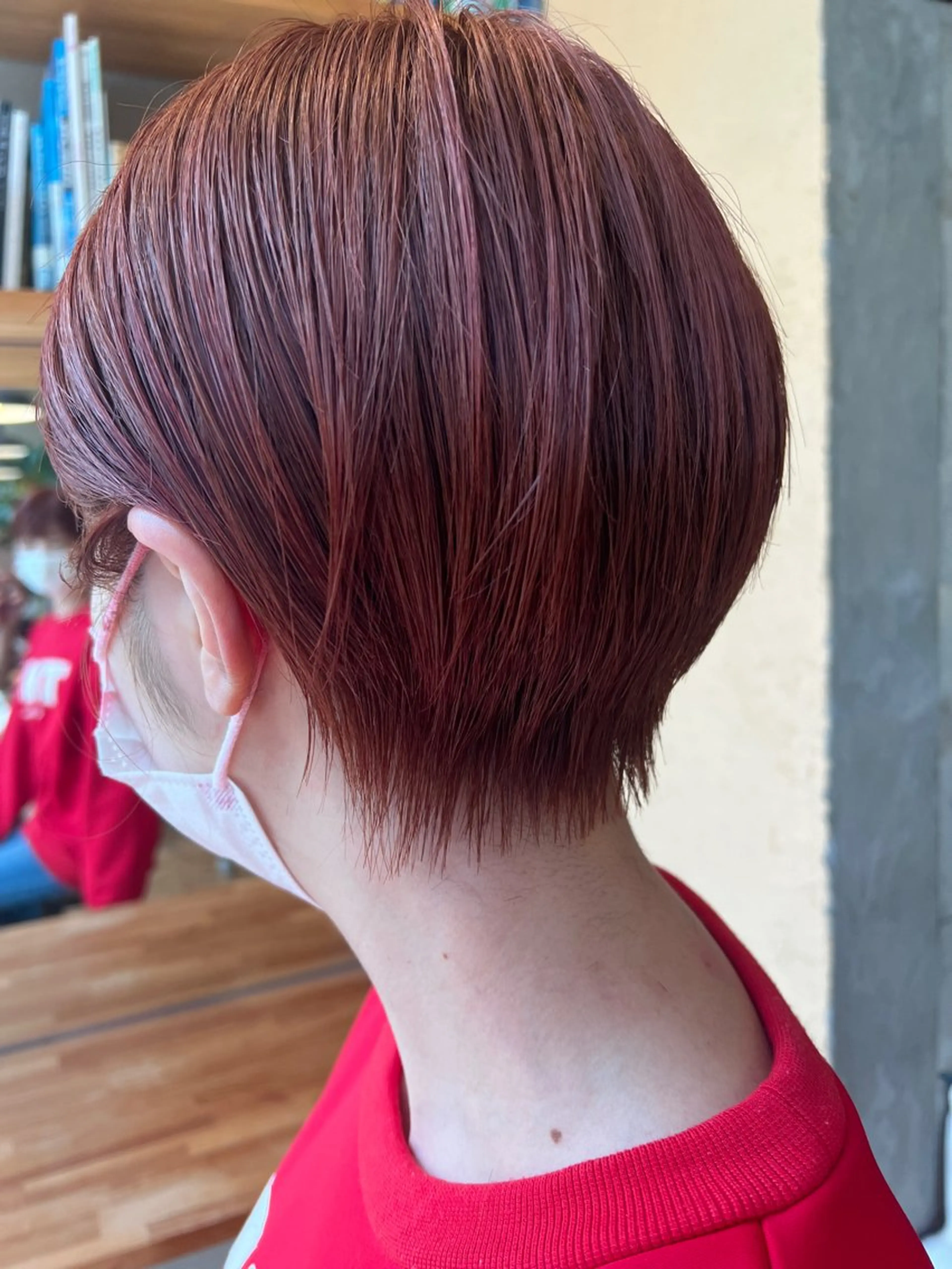 ショート 天使の羽バング・フェザーバング 髪質改善 韓国風ヘア オン眉 シースルーバング カット ヘアカラー トリートメント 両国駅徒歩1分⭐️ アイロン仕上げのヘアスタイル