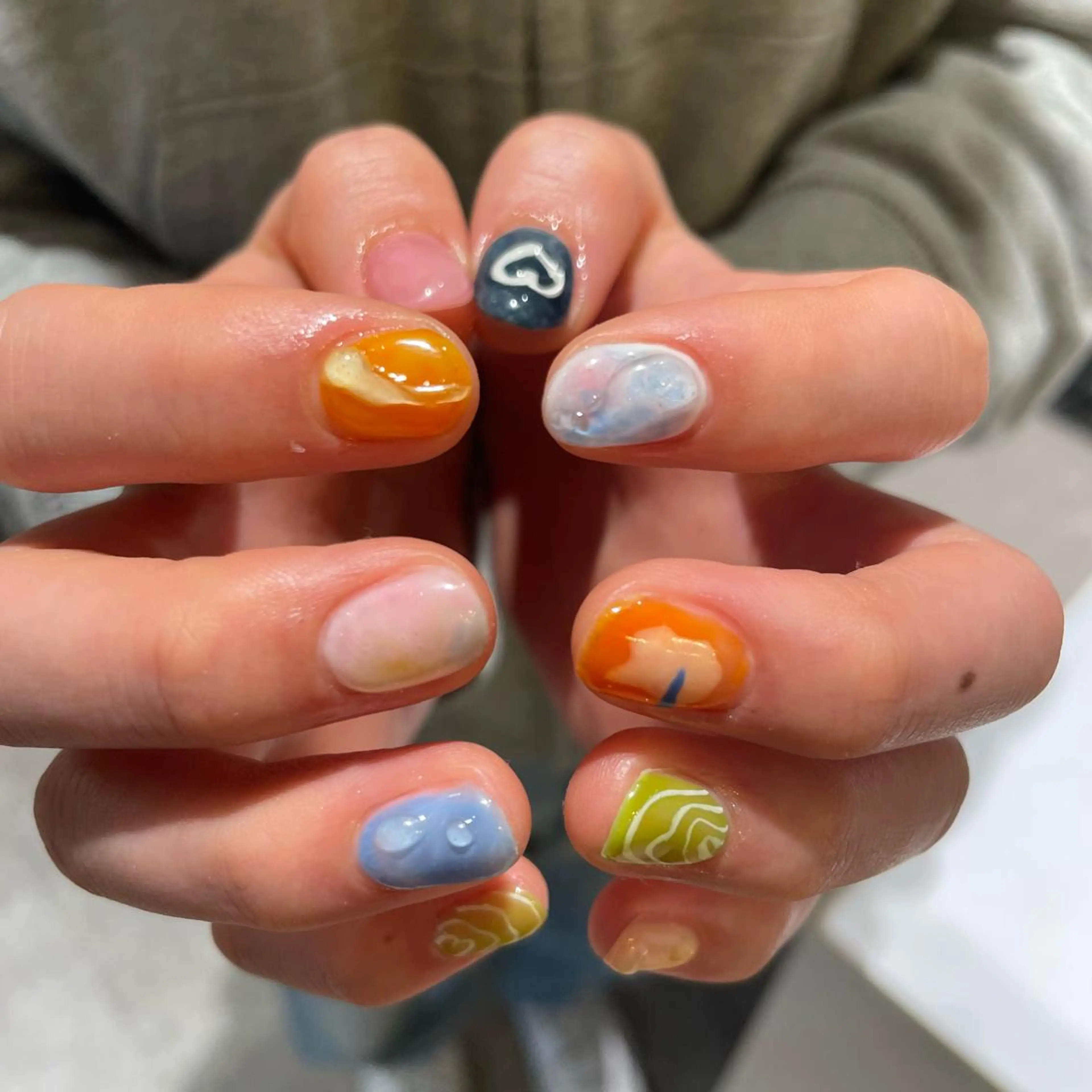 ネイル ハンドネイル ハイトーン🦄ネイル 💞のぶちのネイルデザイン