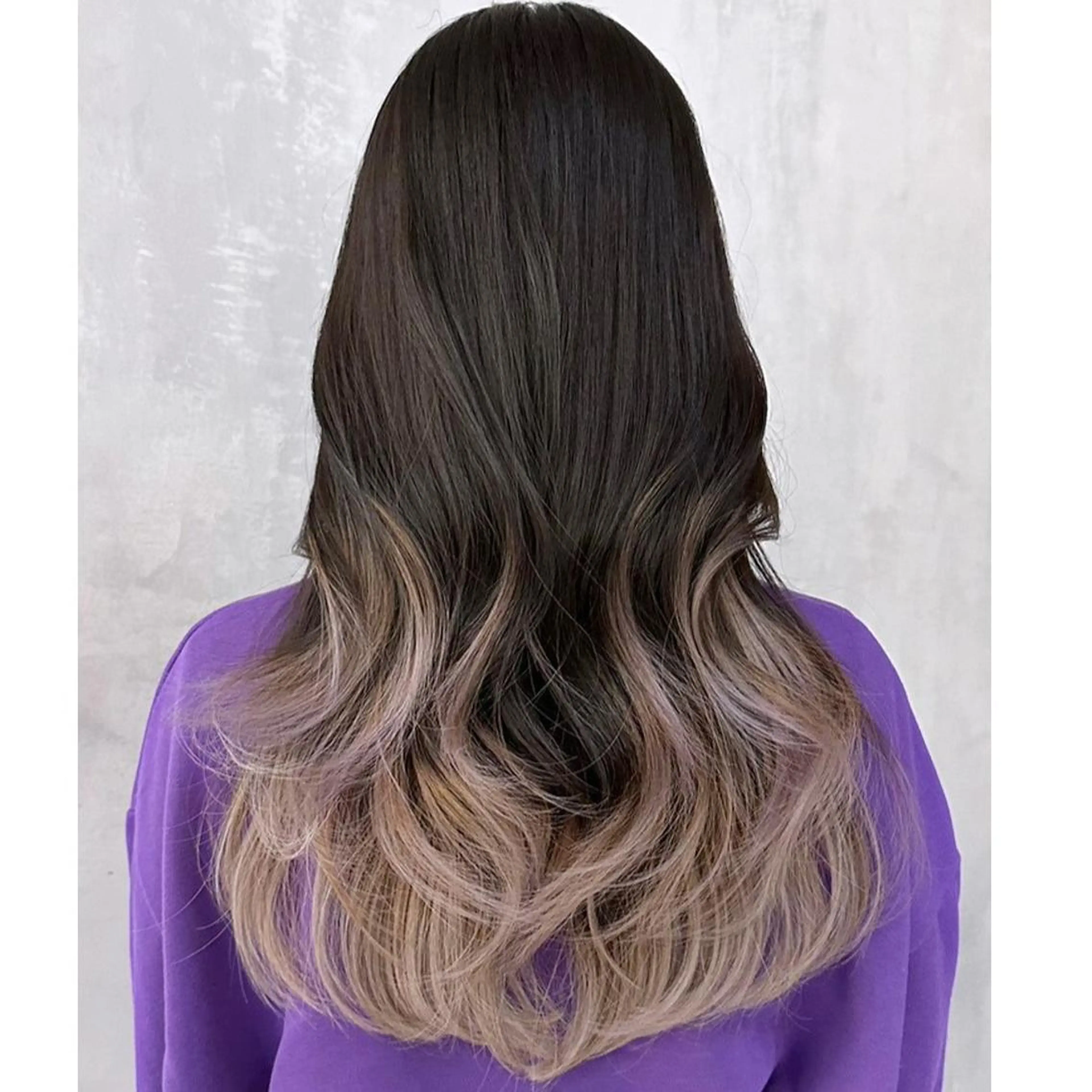 カラー ロング ベージュカラー ブロンド ブロンドベージュ グラデーションカラー カット ヘアカラー トリートメント ITbyALBUM 松戸のヘアスタイル