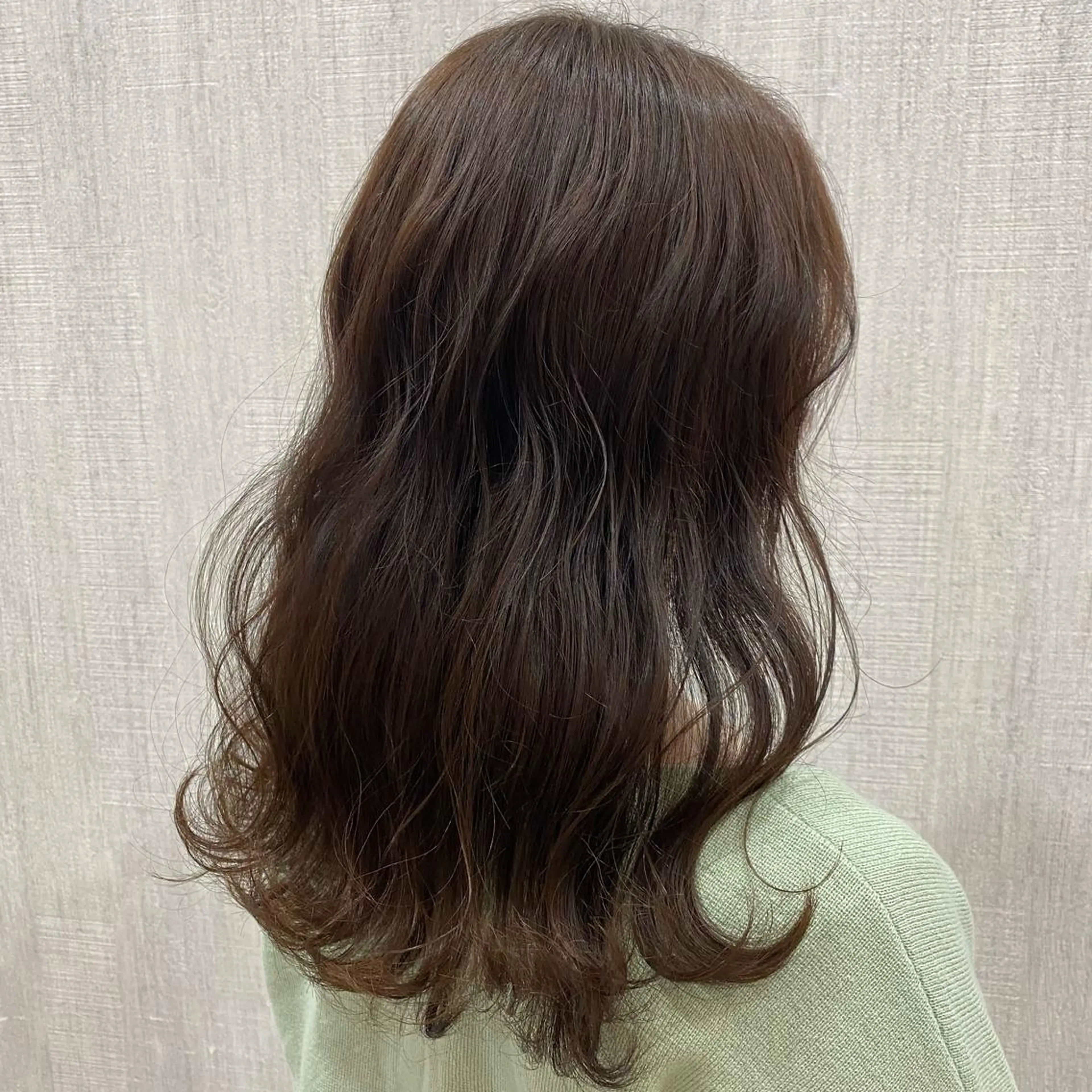 セミロング カラー カット ヘアカラー トリートメント 🫧透け感⋆艶髪💎 山口アヤカのヘアスタイル
