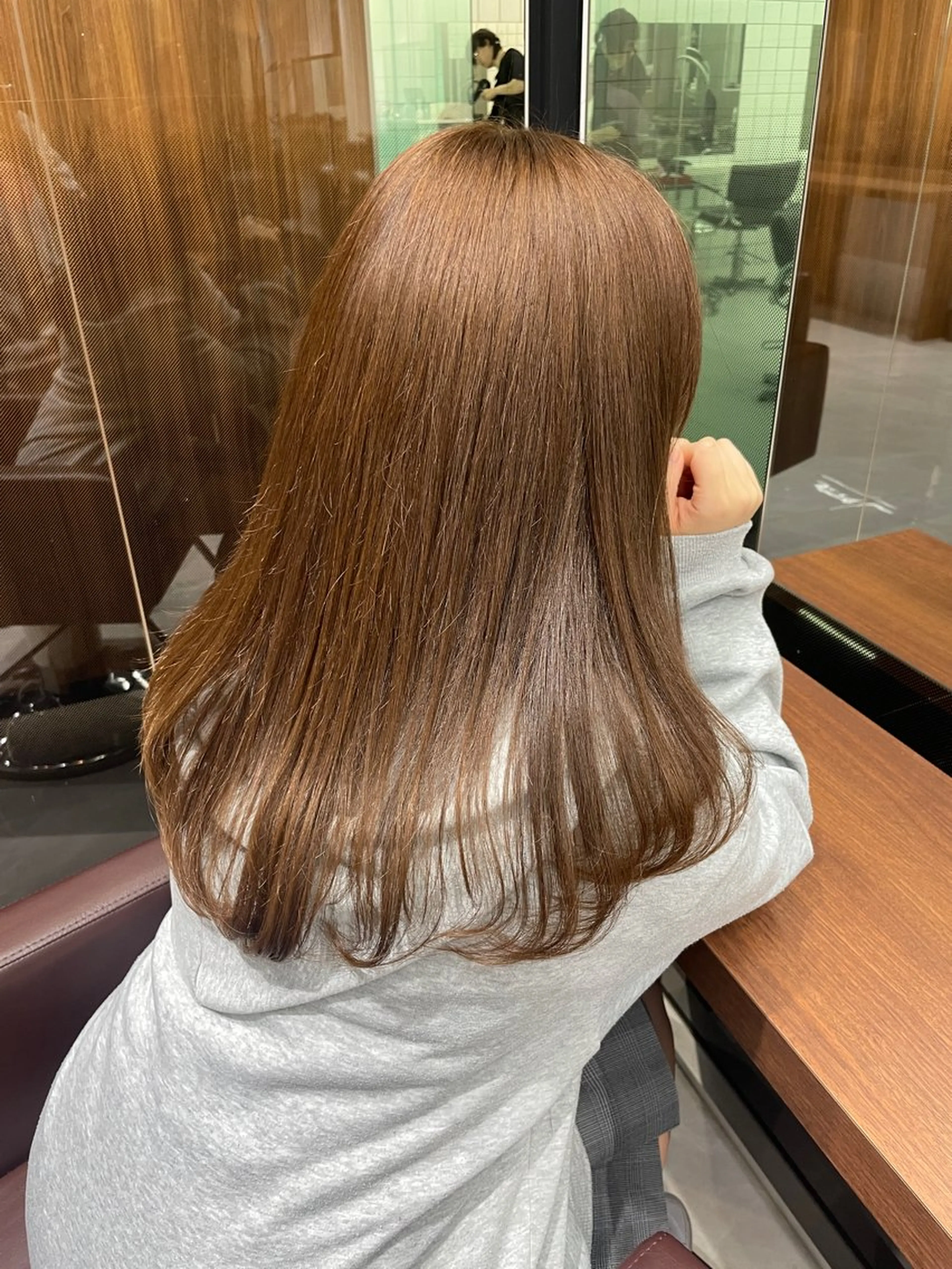 セミロング 顔周りカット TOMIKUDA RIOのヘアスタイル