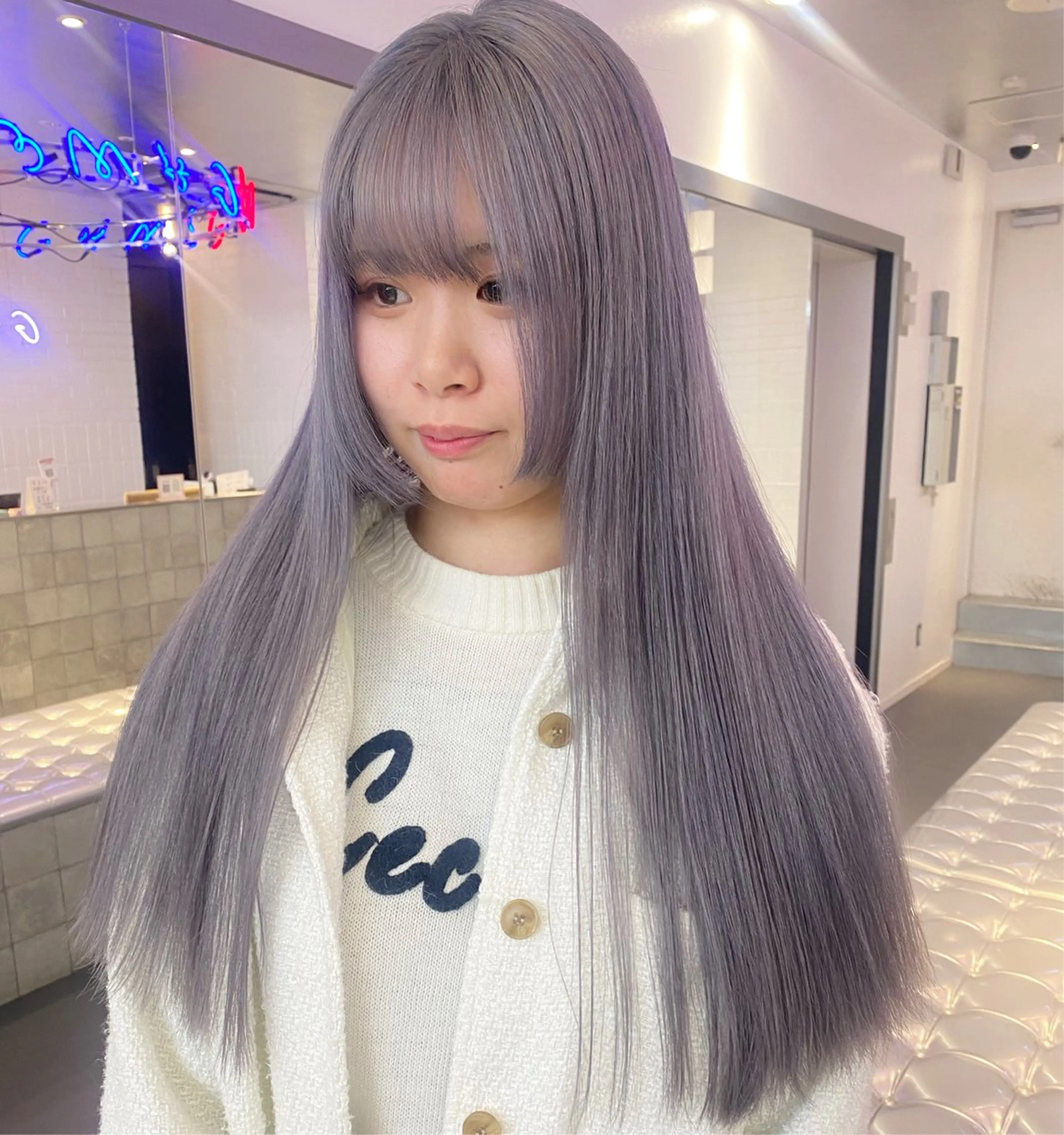 セミロング カラー パーマ ブルーカラー ブルーラベンダー ラベンダーカラー シルバー ヘアカラー トリートメント 🎨ハイトーン/ 切りっぱなし みつきのヘアスタイル