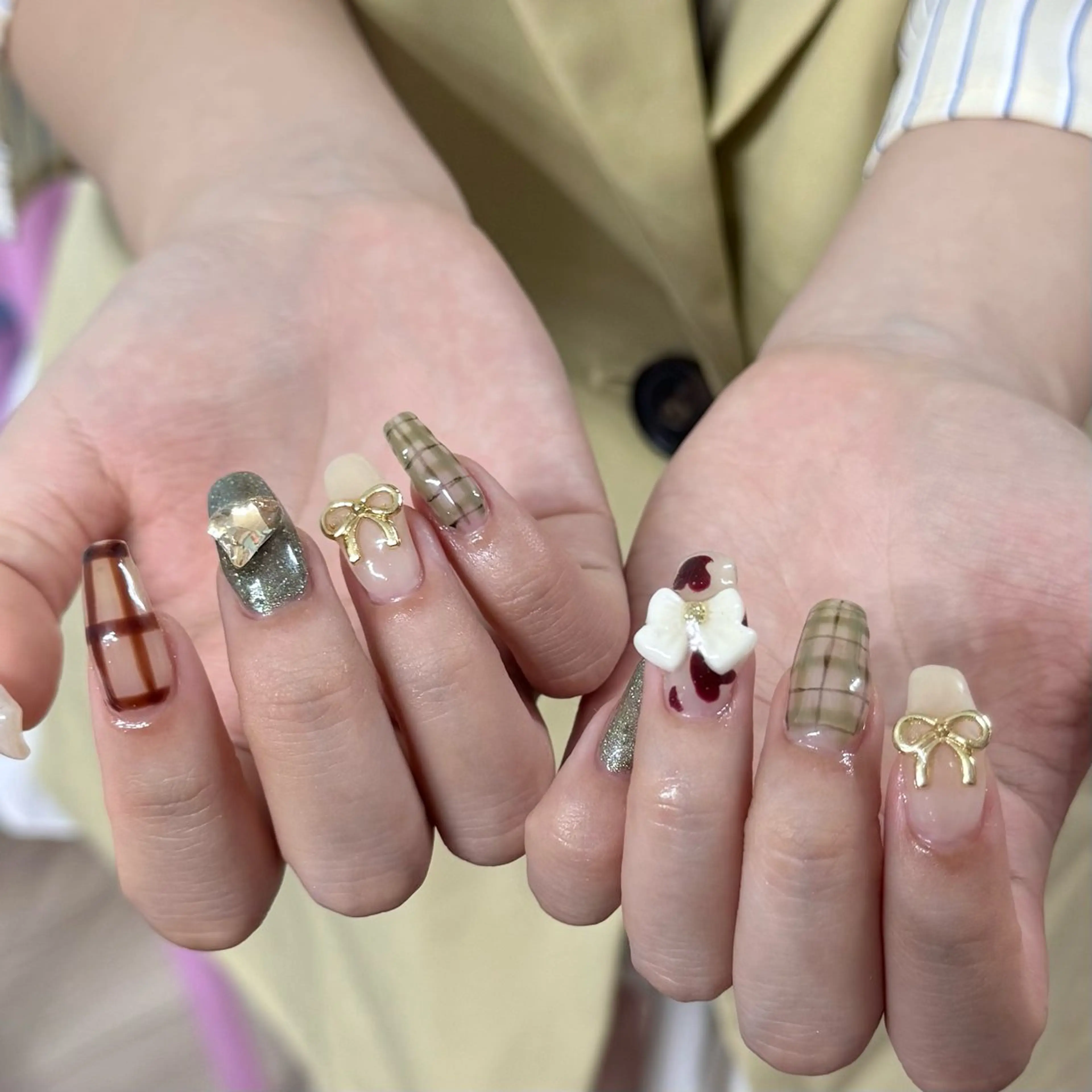 セミロング 小川 柚香のネイルデザイン