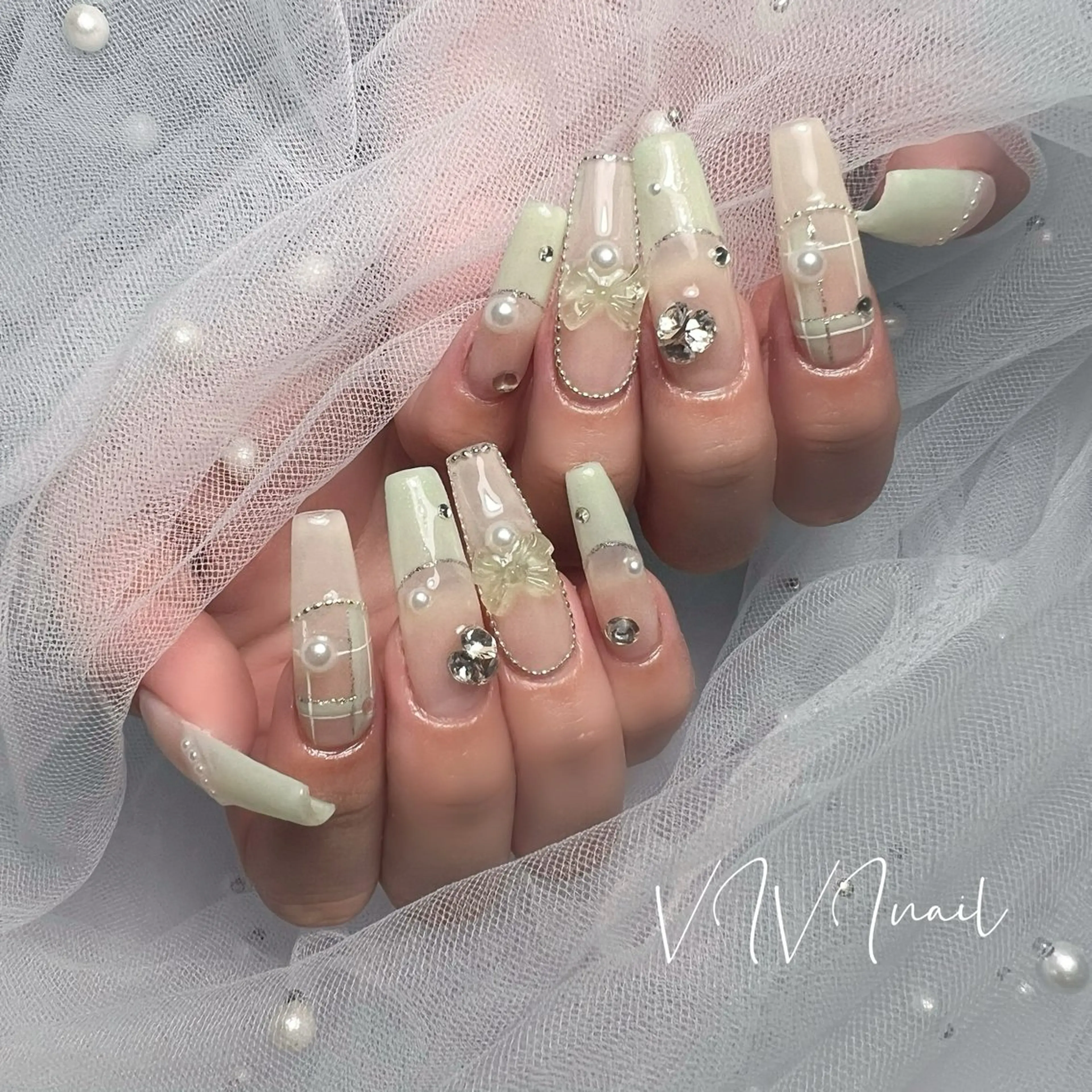 ネイル フレンチネイル グリーン ロングネイル パステルネイル ハンドネイル vivi nailのネイルデザイン