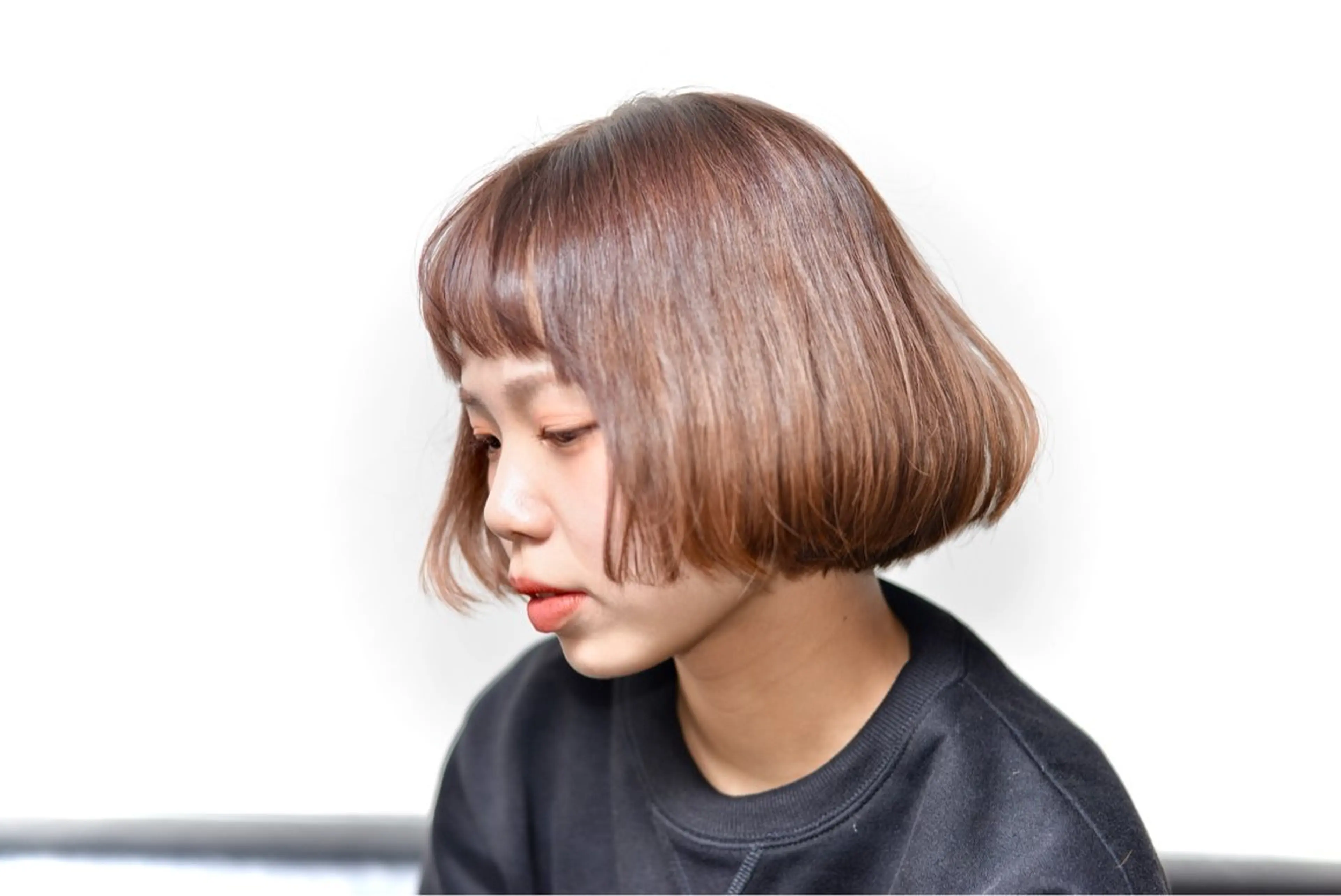 ミディアム カラー ベージュカラー ブリーチ ブラウンカラー ブリーチなしカラー ボブ カット ヘアカラー 松澤 佑興のヘアスタイル