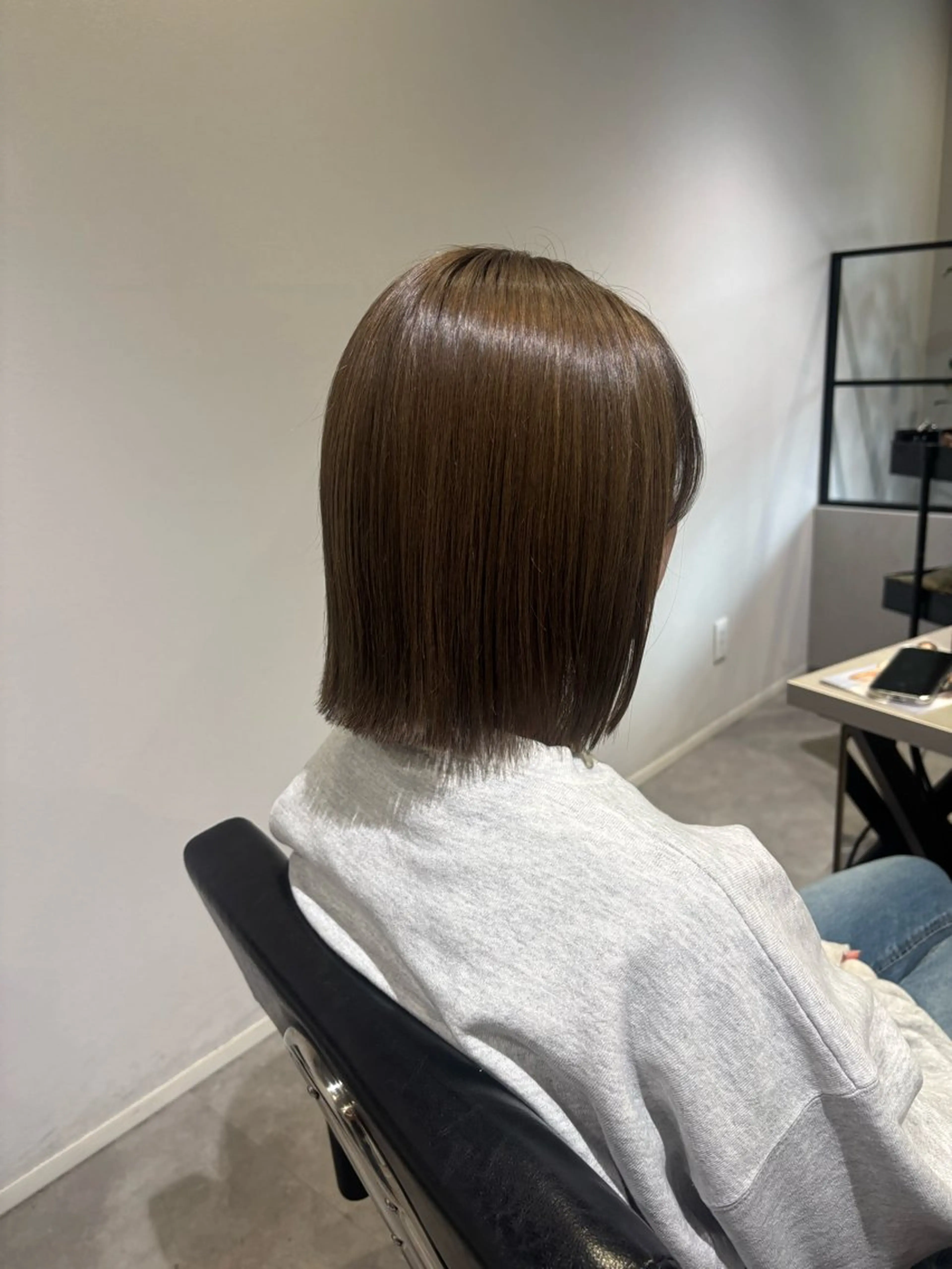 ミディアム ボブ カット ヘアカラー YURINO /ボブ ベージュ/ハイトーンのヘアスタイル