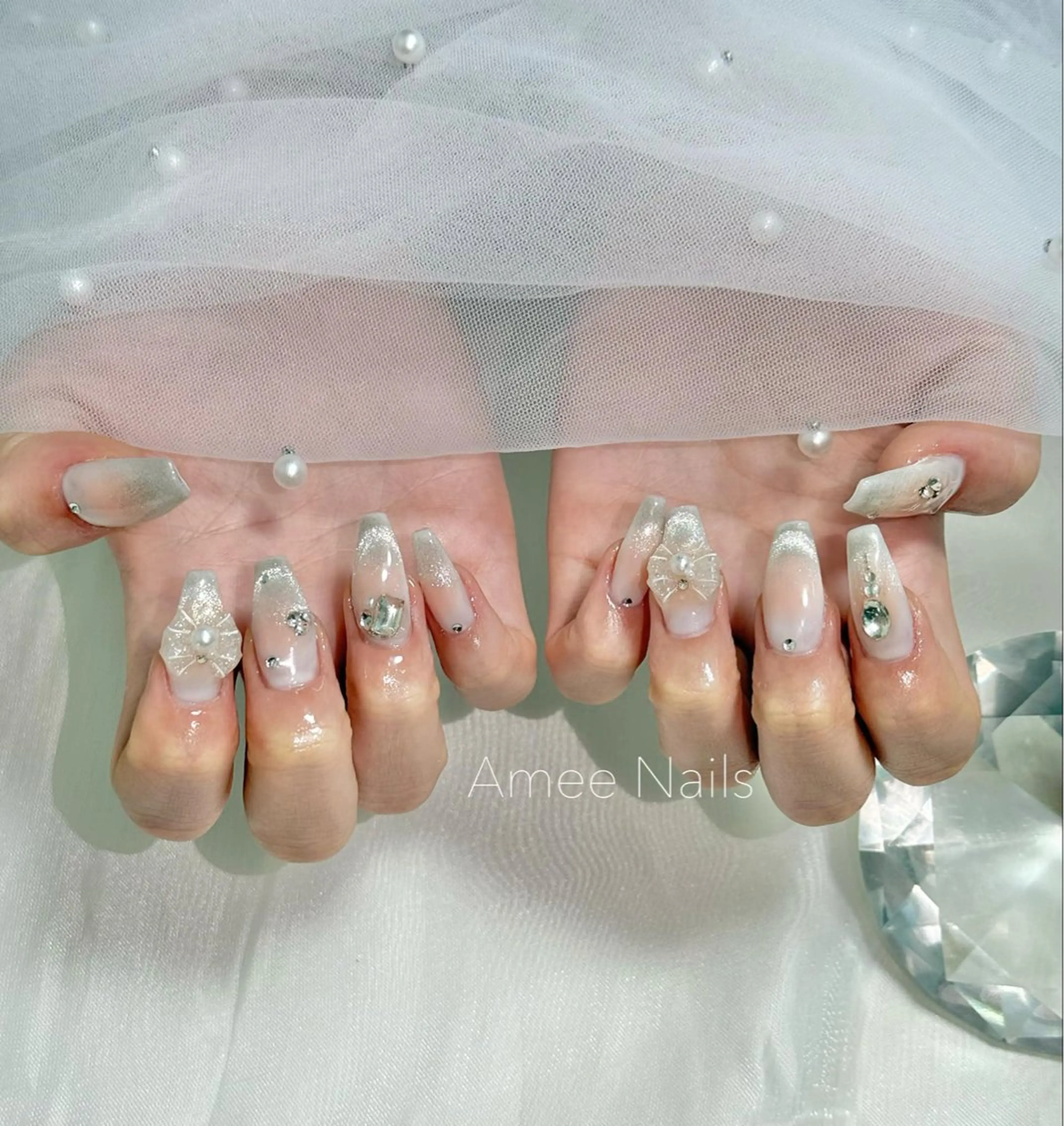 ネイル オーロラネイル クリアネイル フラッシュネイル ジェルネイル グラデーション Amee Nail Salonのネイルデザイン