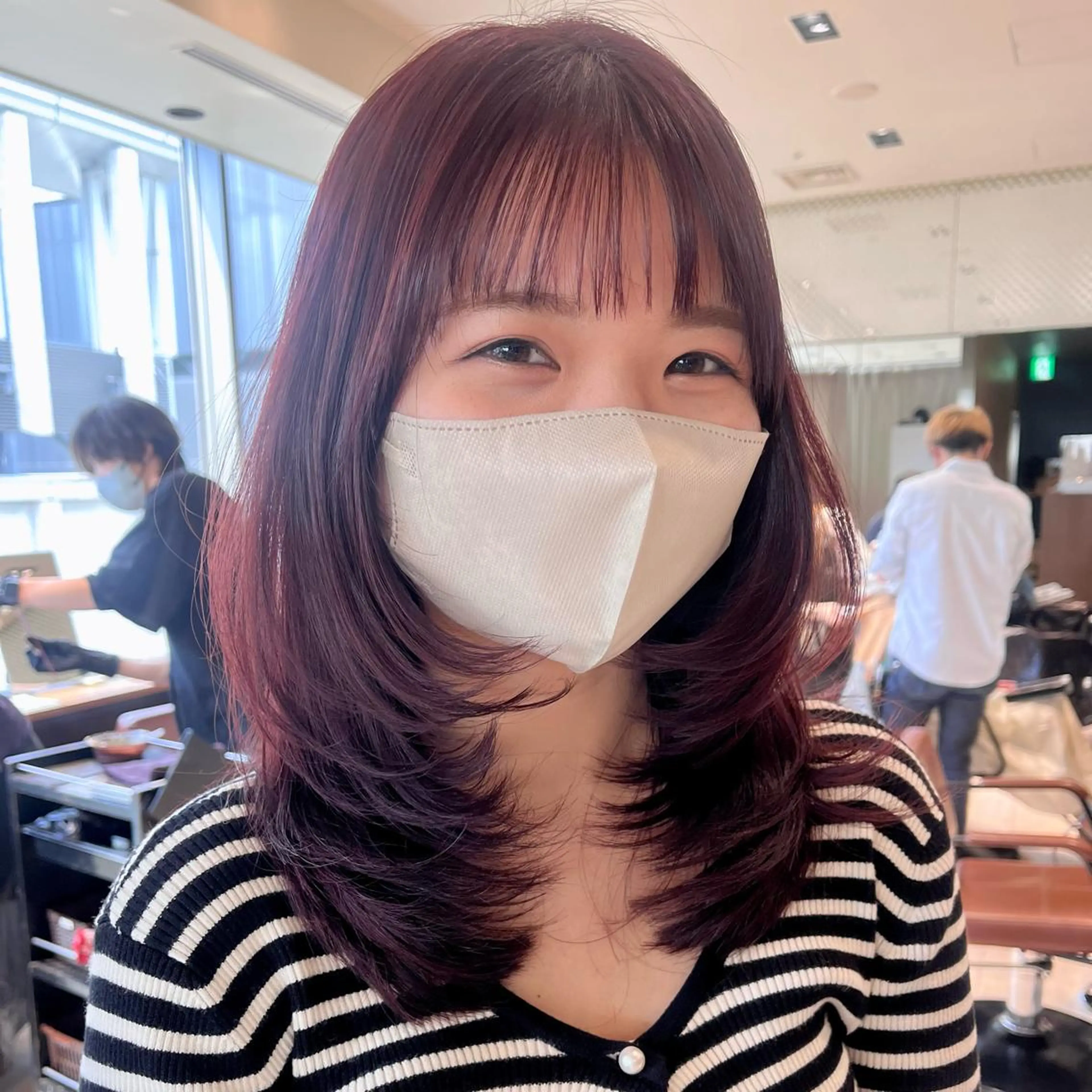 ミディアム カラー カシス ピンクカラー ハイレイヤー レイヤーカット カット トリートメント 早朝セット☀️ レイヤー/Momoのヘアスタイル